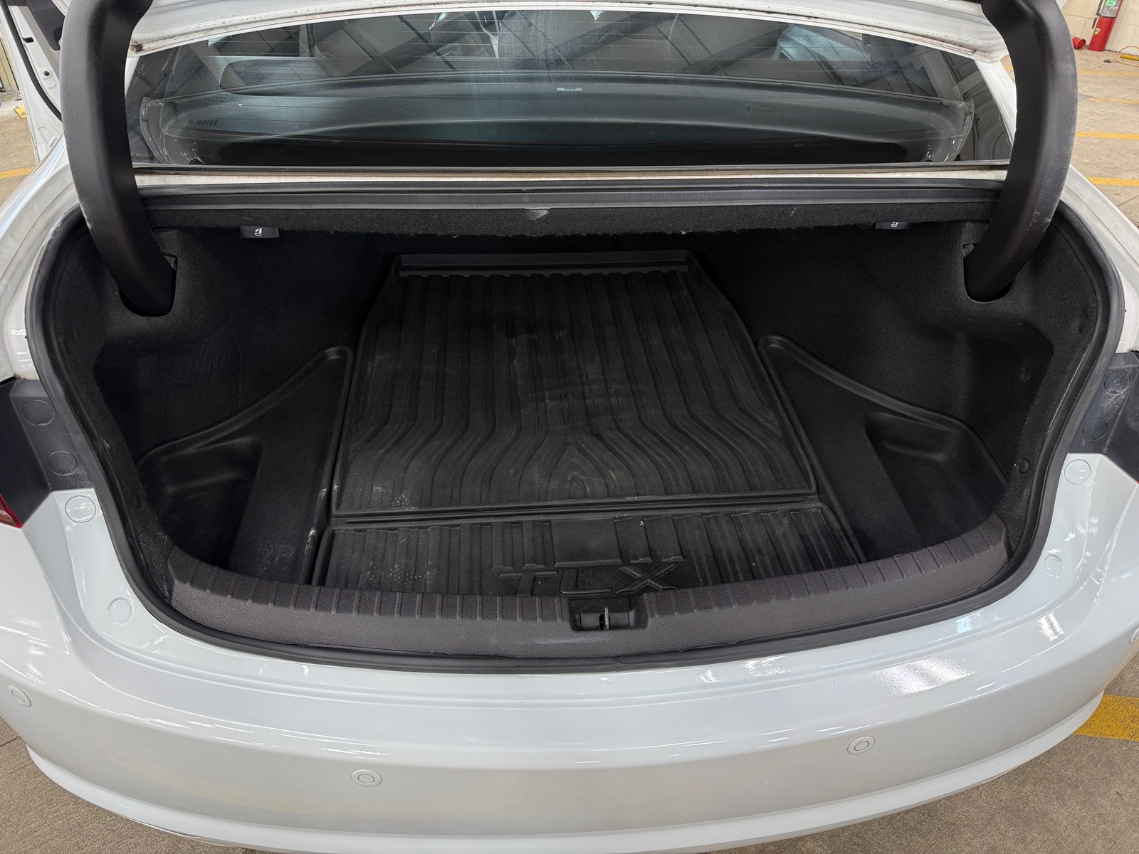 Thumbnail: 2015 Acura TLX - 6