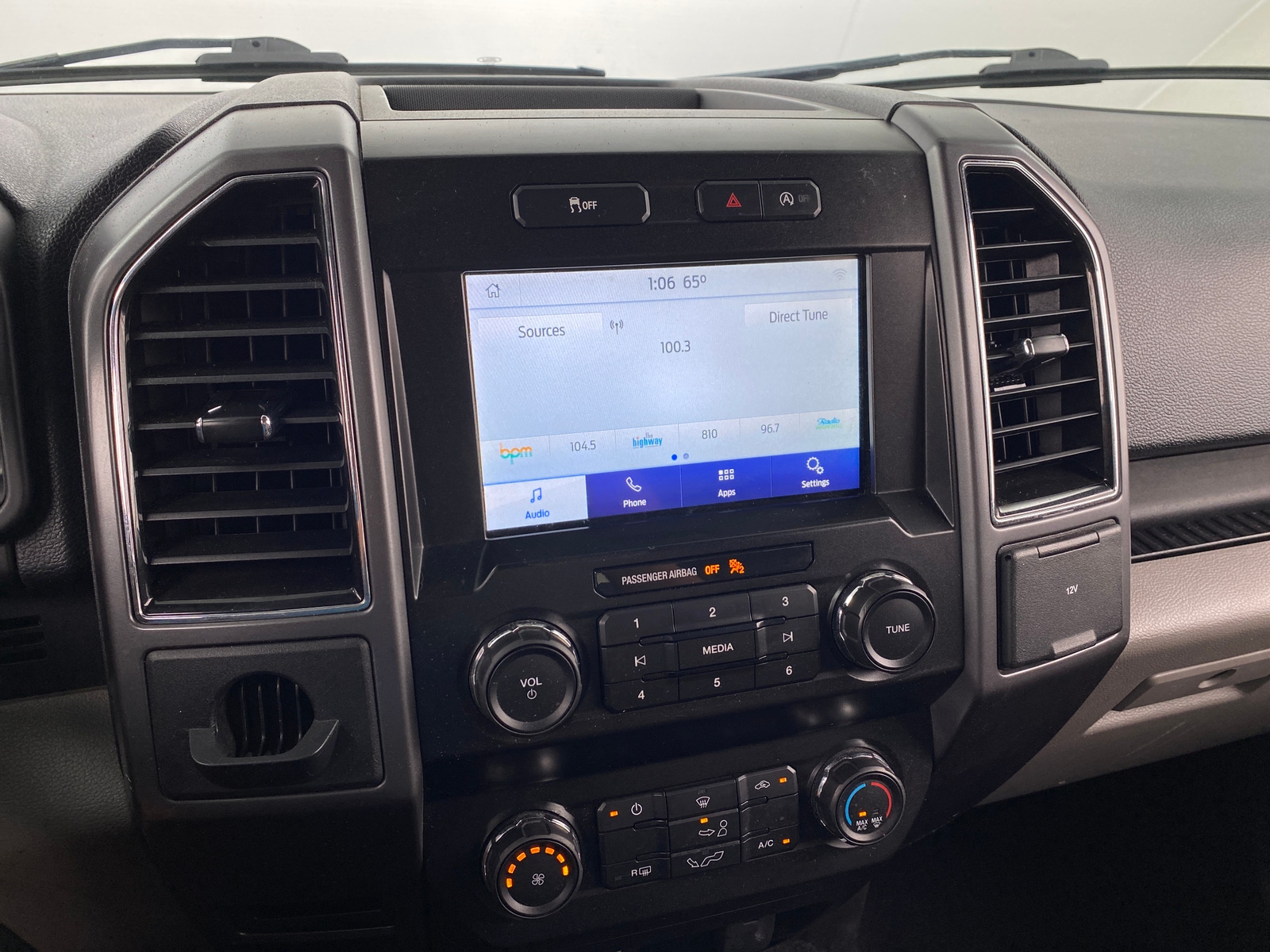 Thumbnail: 2020 Ford Econoline - 4