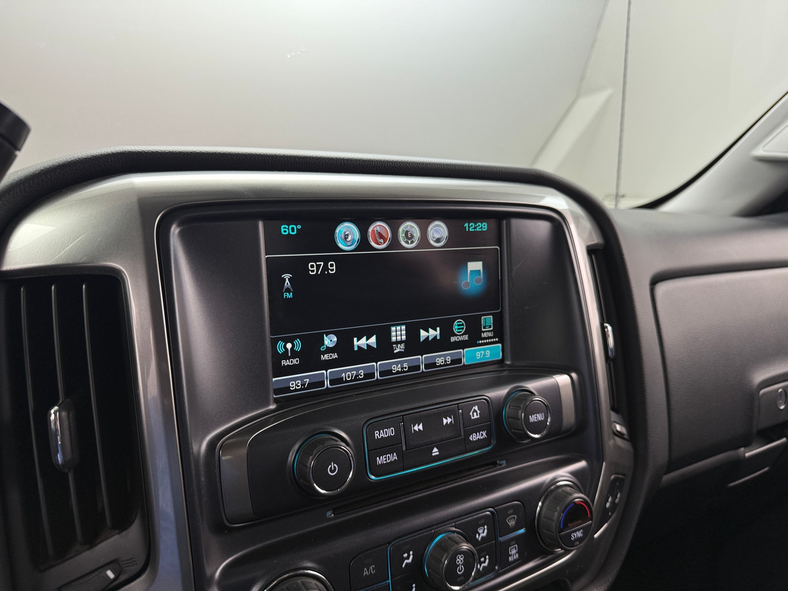 Thumbnail: 2018 Chevrolet Silverado 1500 - 4