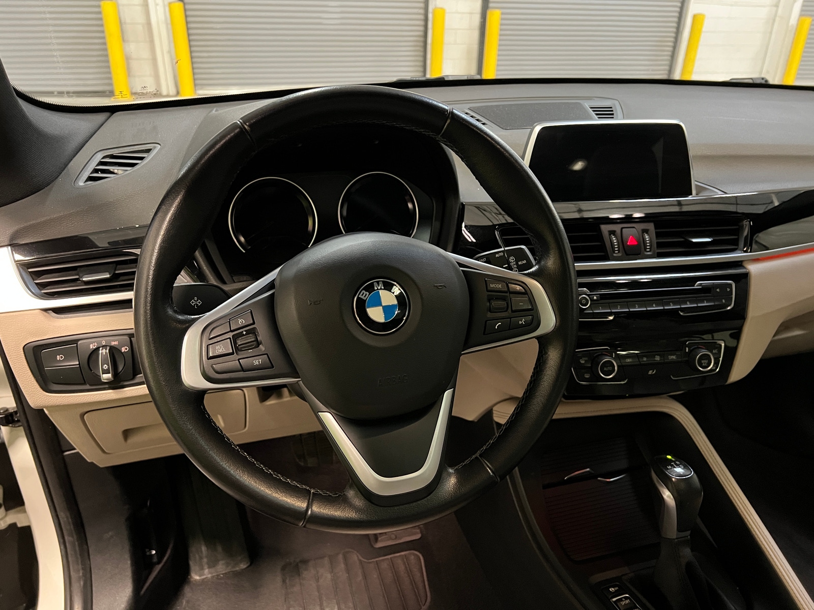 Thumbnail: 2018 BMW X1 - 4