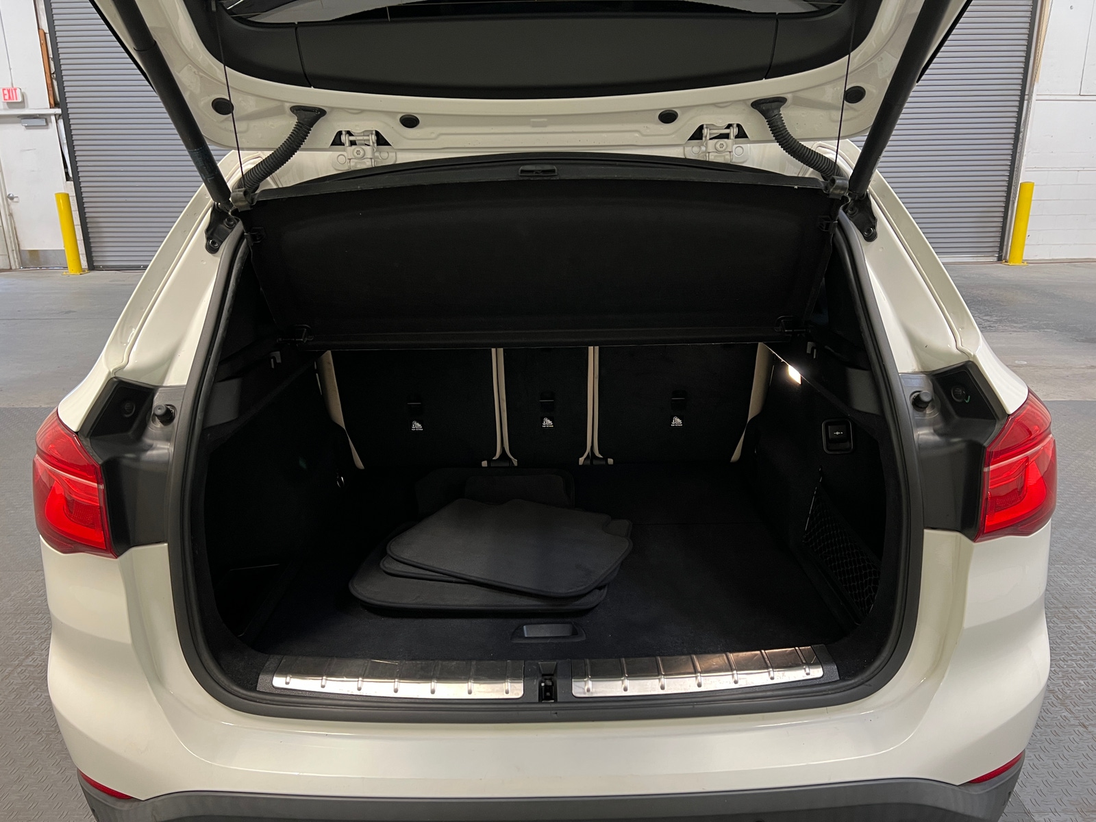 Thumbnail: 2018 BMW X1 - 6