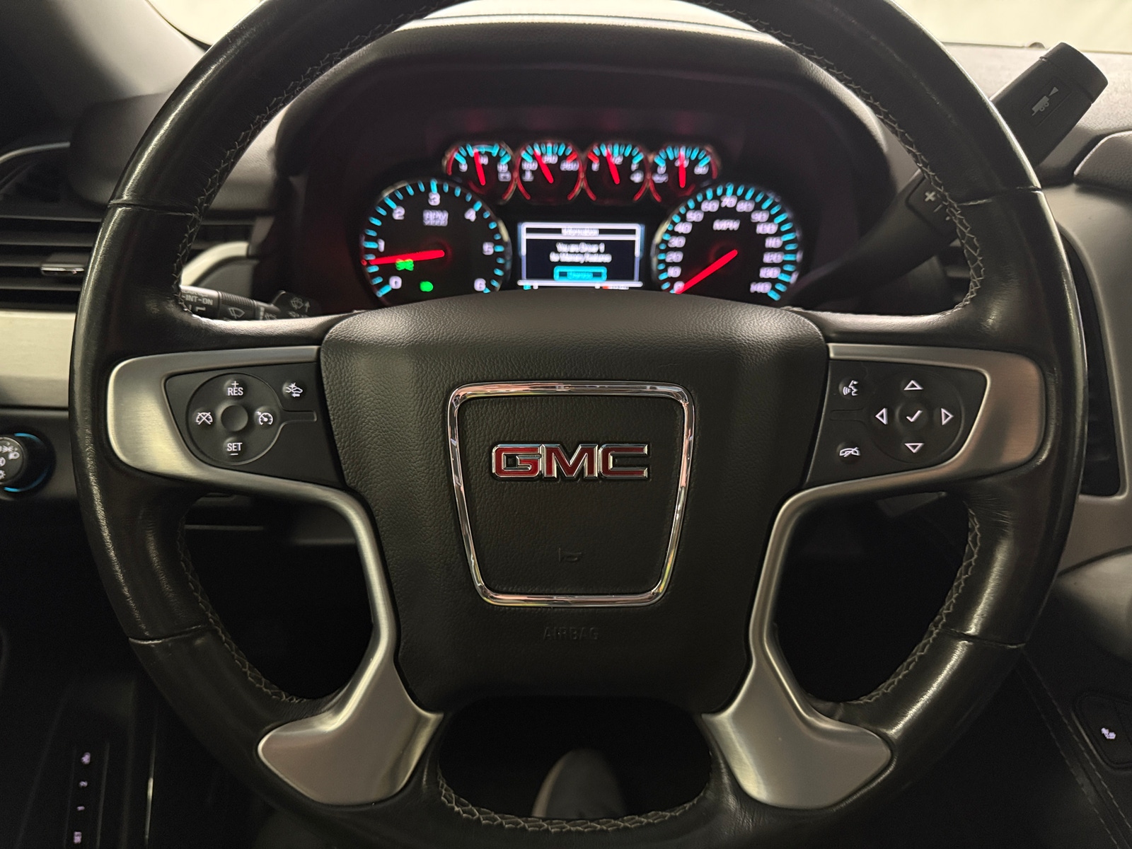 Thumbnail: 2018 GMC Yukon XL - 4