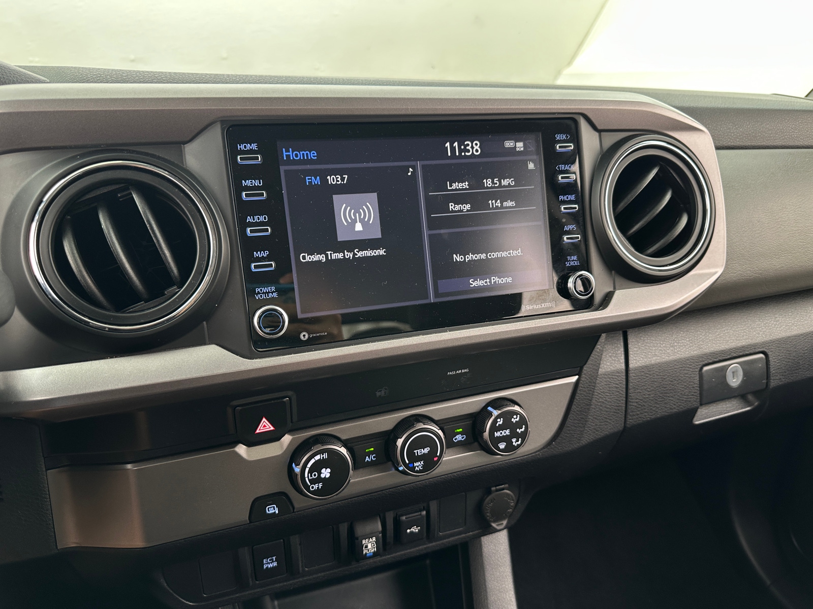Thumbnail: 2020 Toyota Tacoma - 4