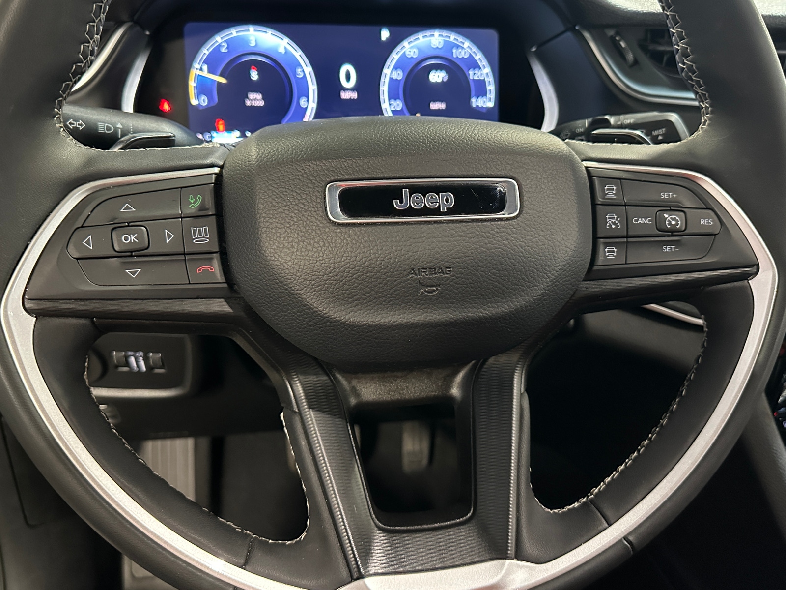 Thumbnail: 2024 Jeep Grand Cherokee L - 4