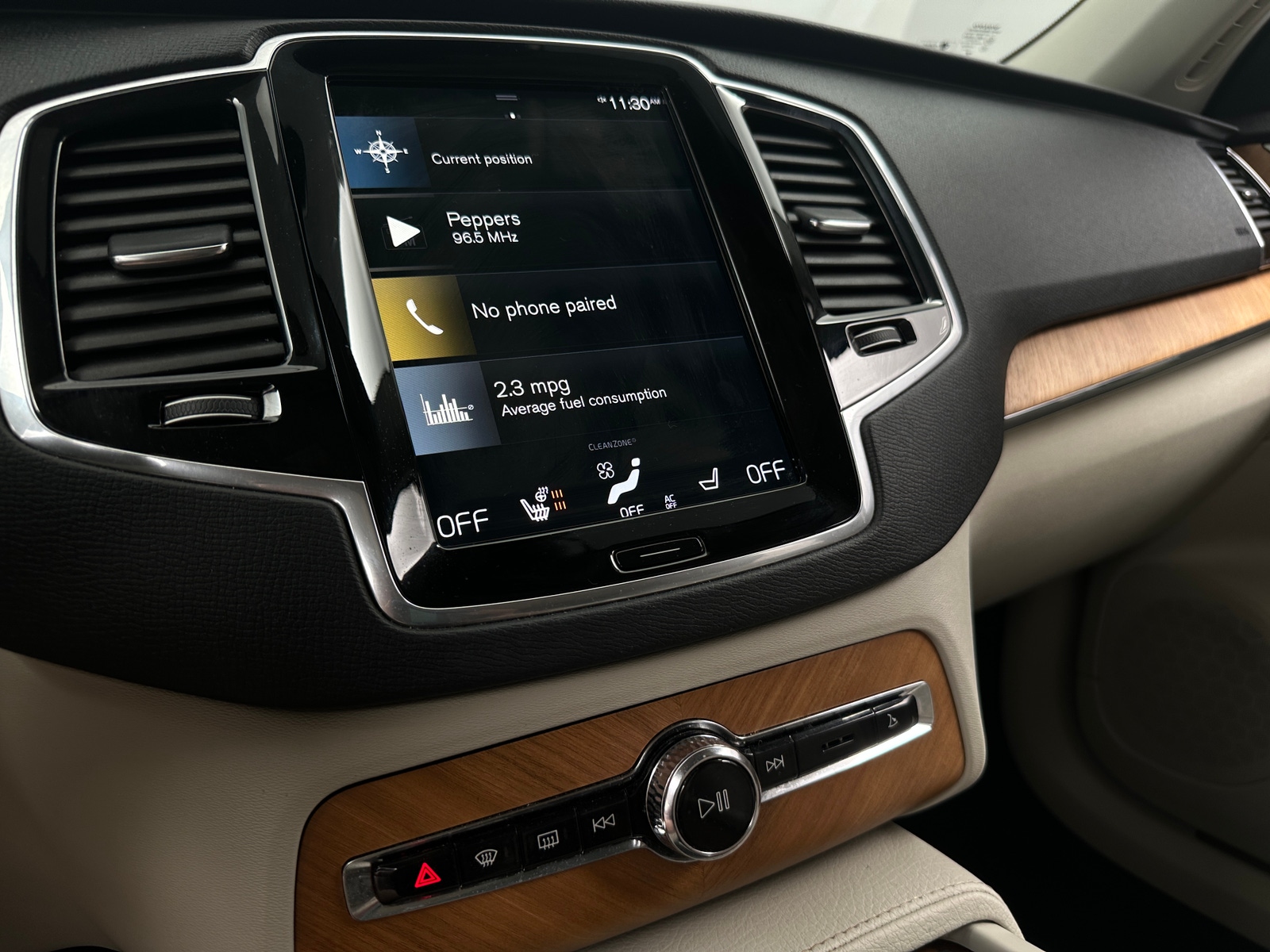 Thumbnail: 2022 Volvo XC90 - 3