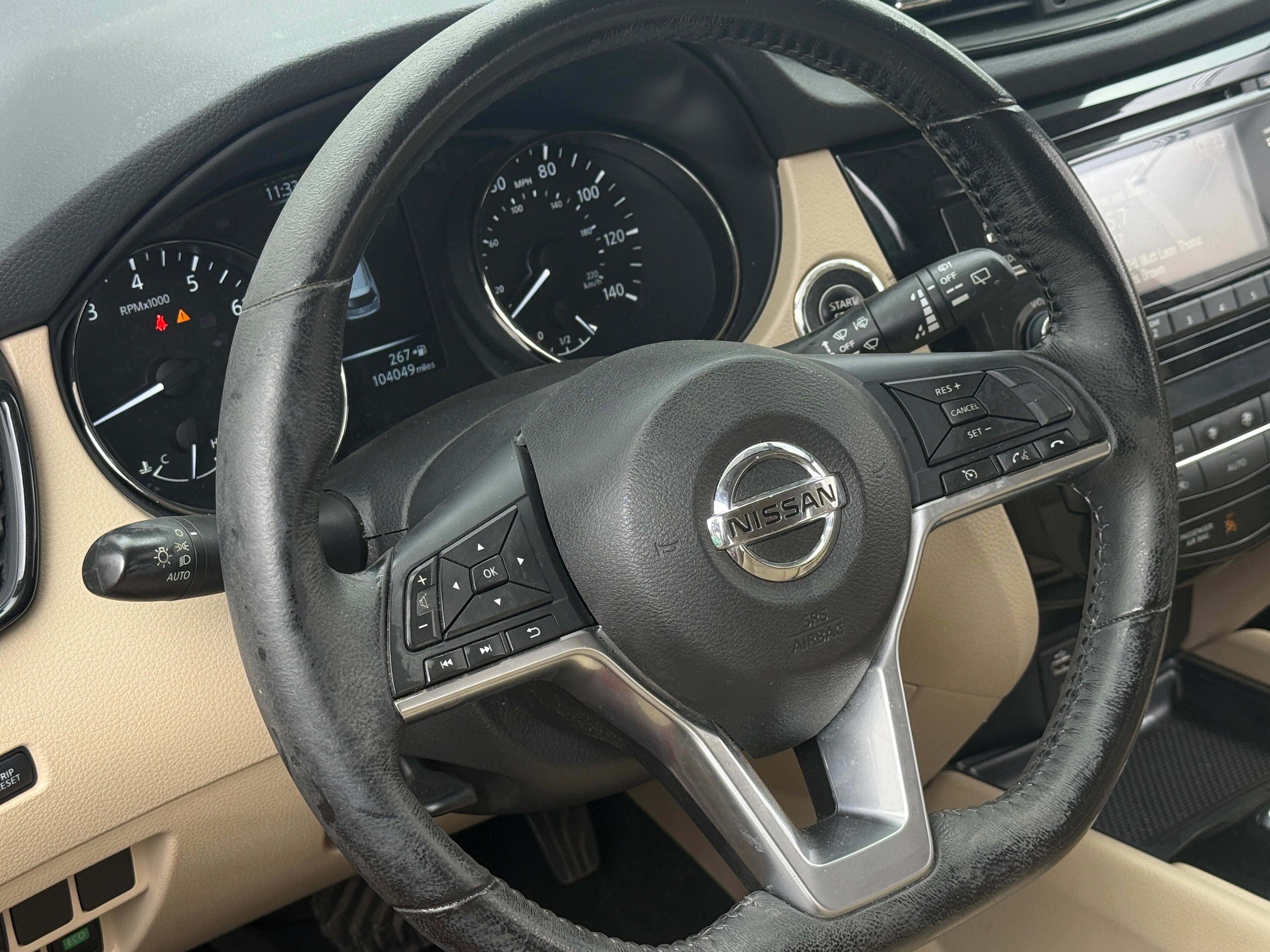 Used 2017 Nissan Rogue SV with VIN JN8AT2MTXHW131655 for sale in Oak Creek, WI
