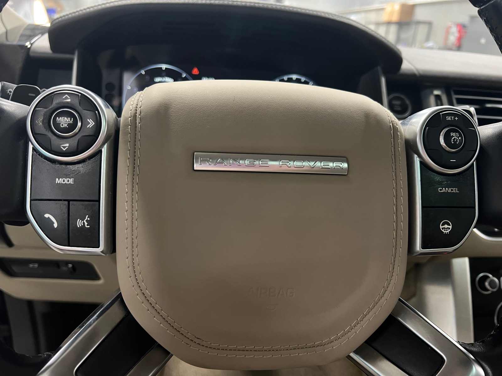 Thumbnail: 2014 Land Rover Range Rover - 4