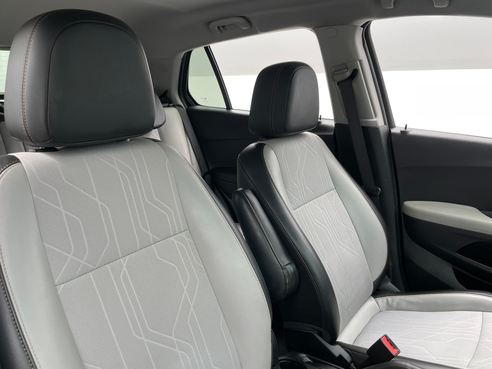 Thumbnail: 2020 Chevrolet Trax - 2