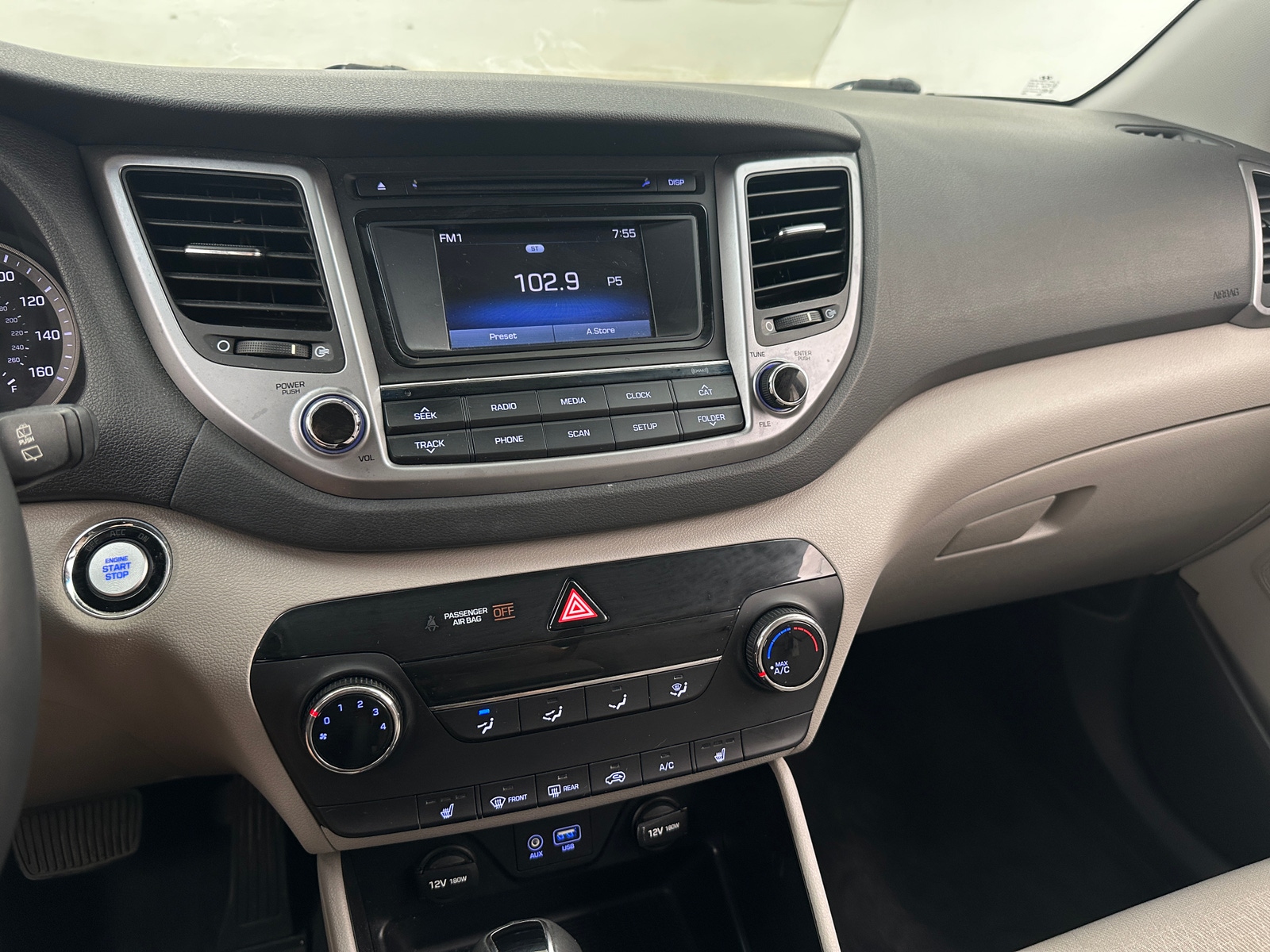 Thumbnail: 2016 Hyundai Tucson - 4