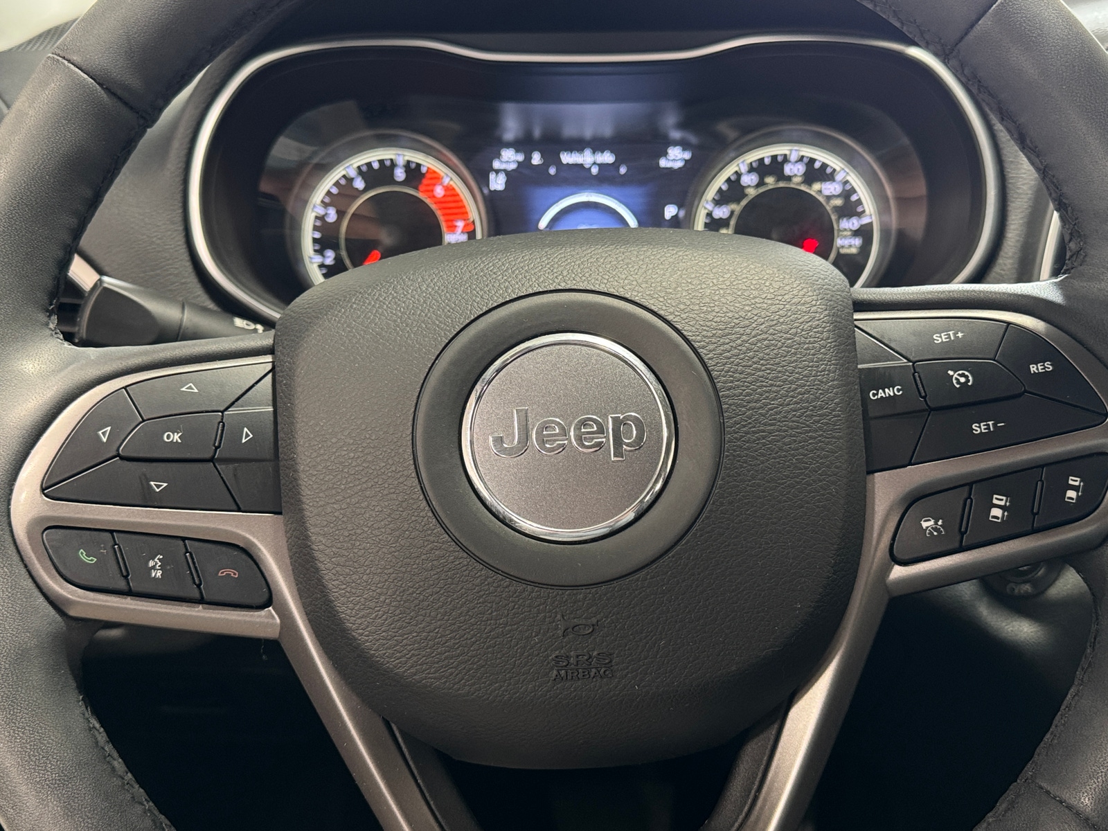 Thumbnail: 2022 Jeep Cherokee - 4
