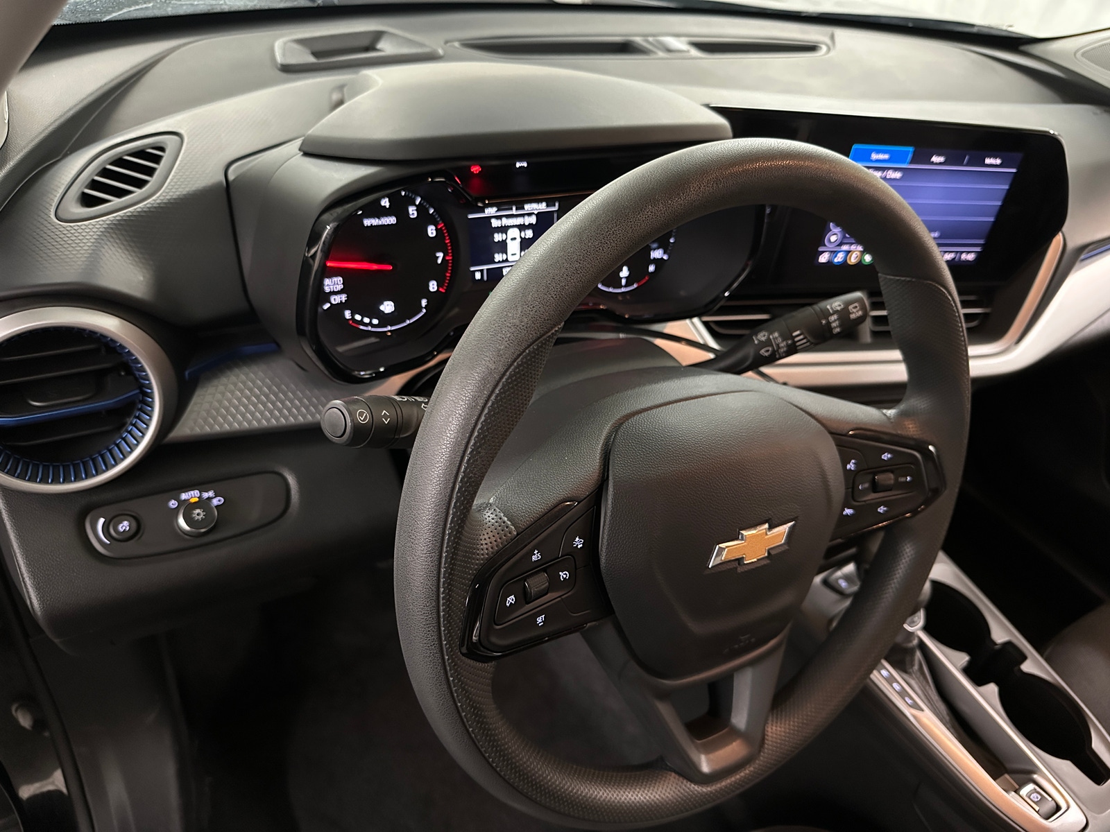Thumbnail: 2024 Chevrolet Trax - 3