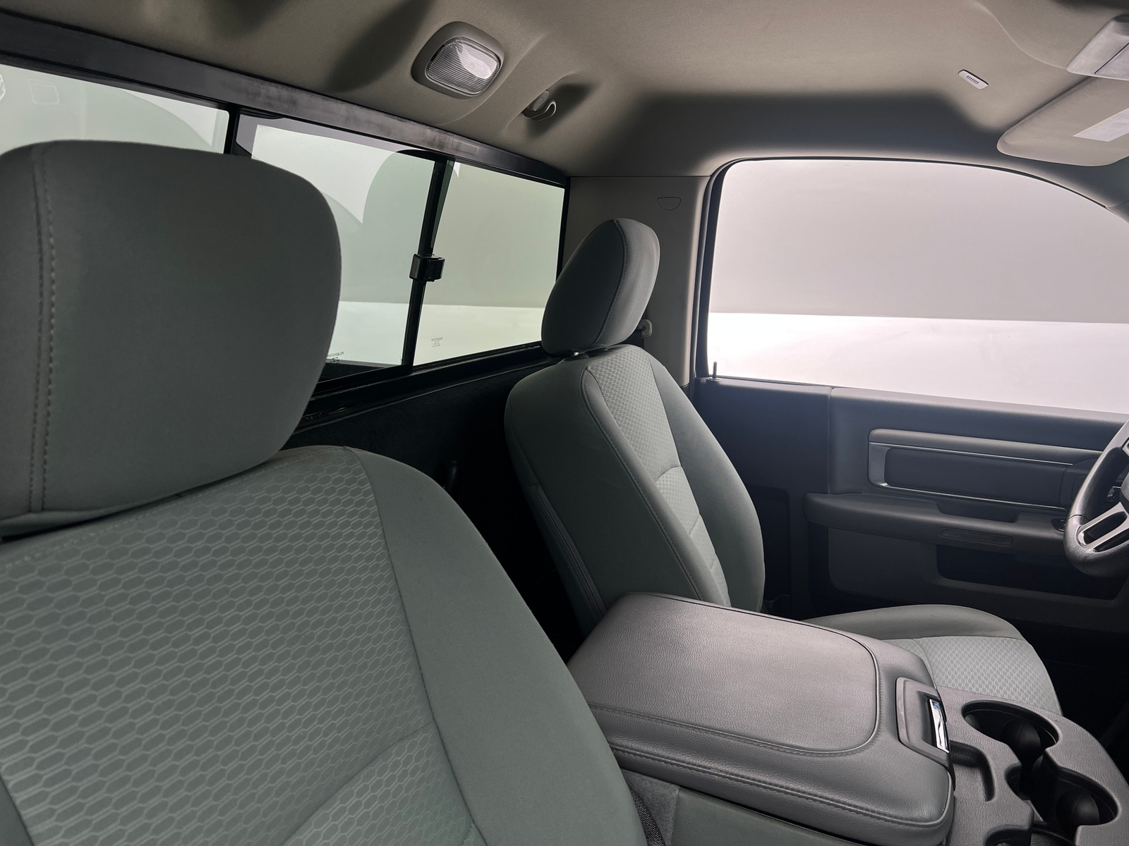Thumbnail: 2020 RAM 1500 Classic - 2