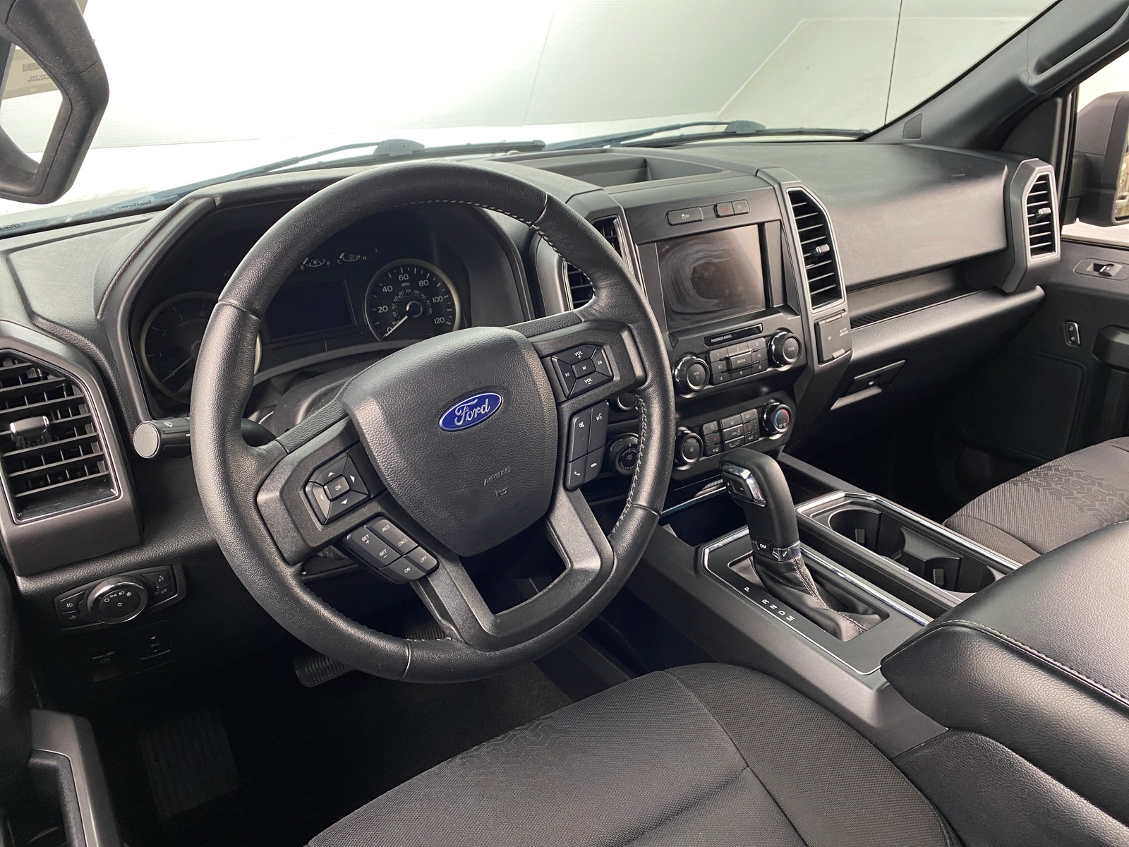 Thumbnail: 2020 Ford Econoline - 3