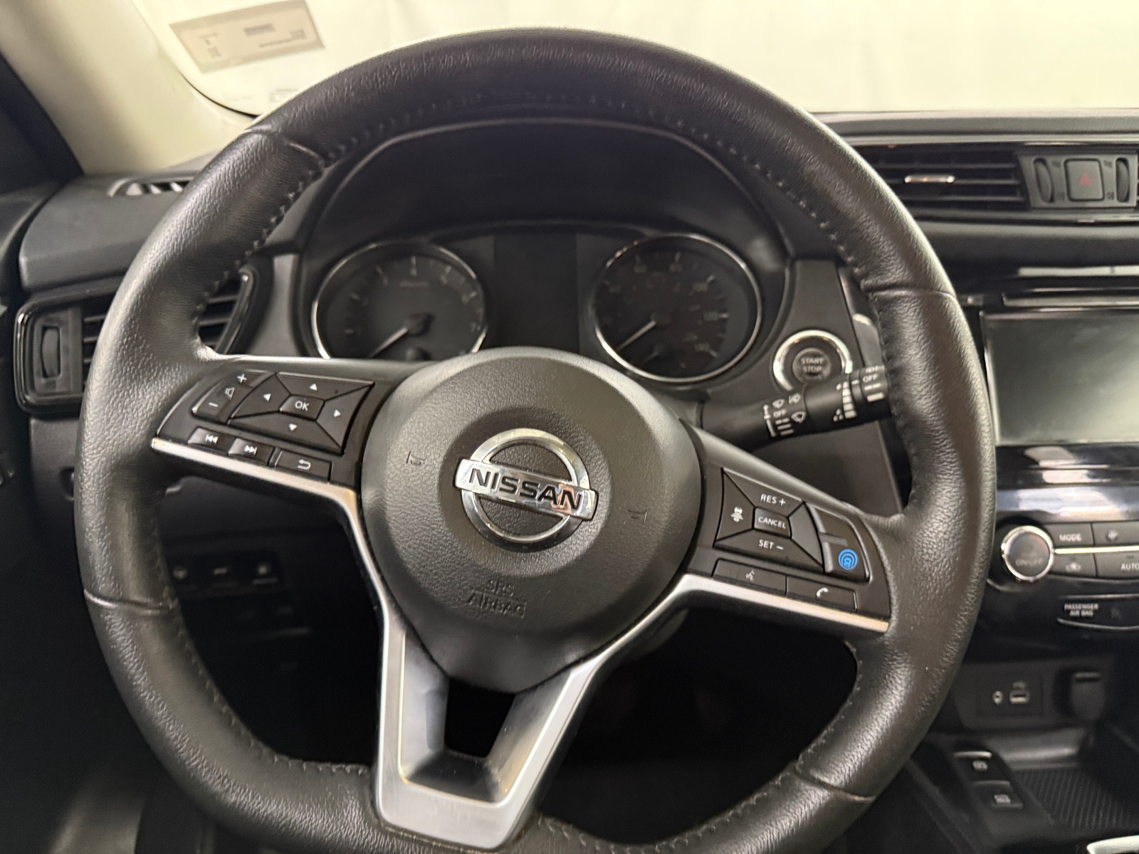 Thumbnail: 2019 Nissan Rogue - 4