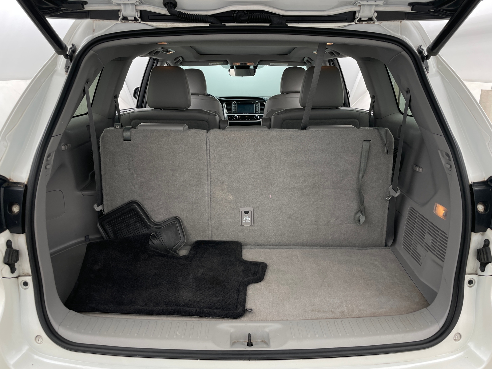 Thumbnail: 2019 Toyota Highlander - 6