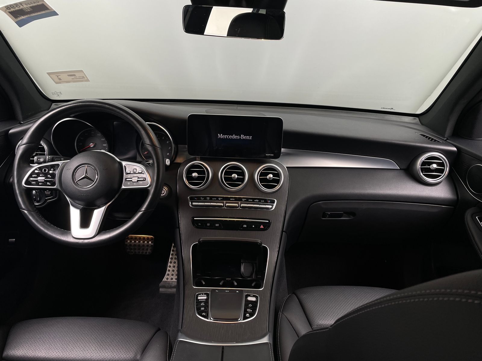 Thumbnail: 2022 Mercedes-Benz GLC - 2