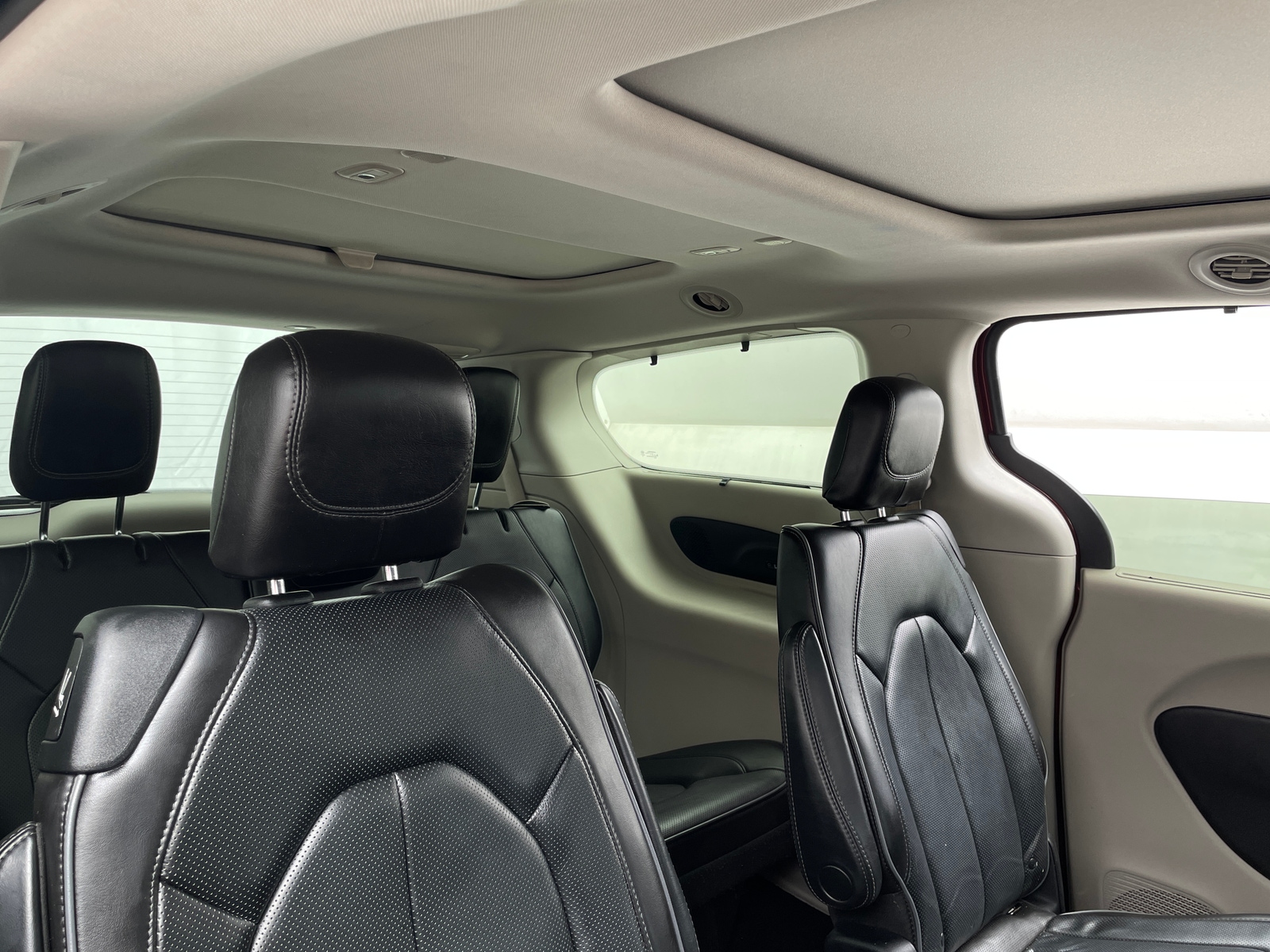 Thumbnail: 2019 Chrysler Pacifica - 5