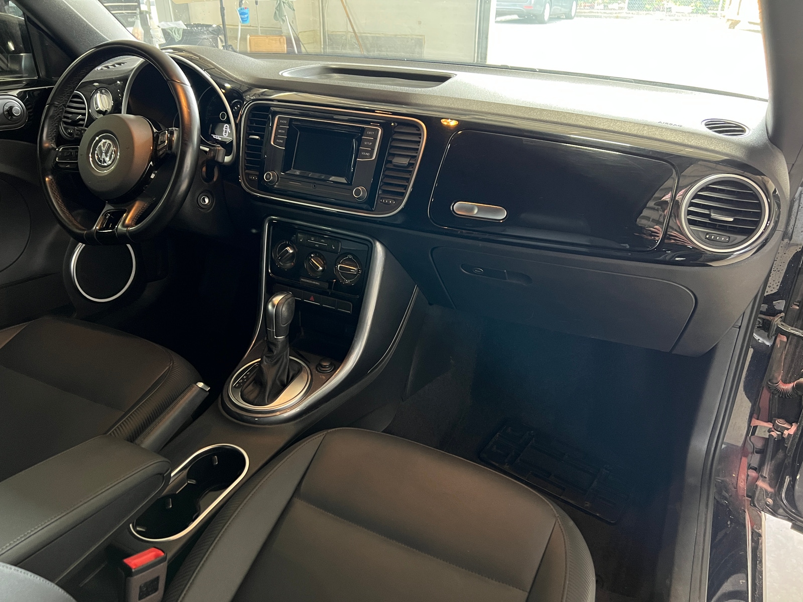 Thumbnail: 2018 Volkswagen Beetle - 3