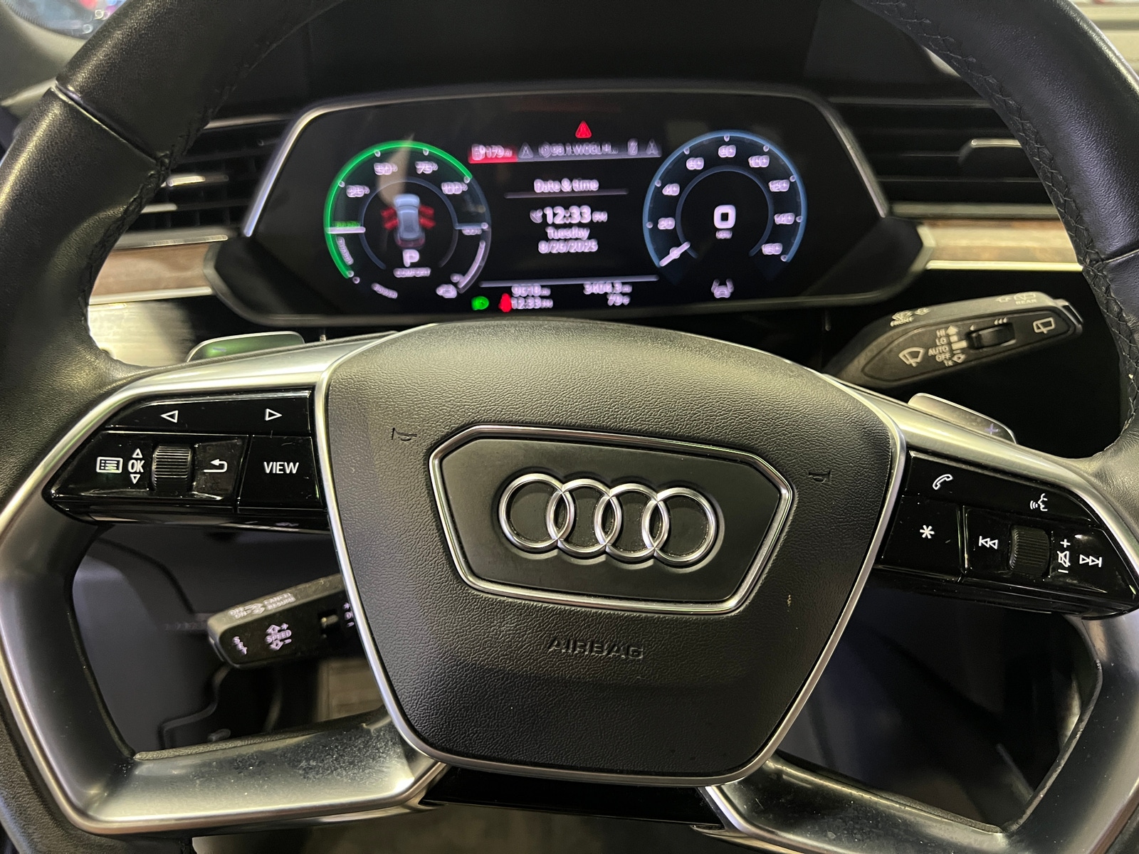 Thumbnail: 2022 Audi e-tron - 4