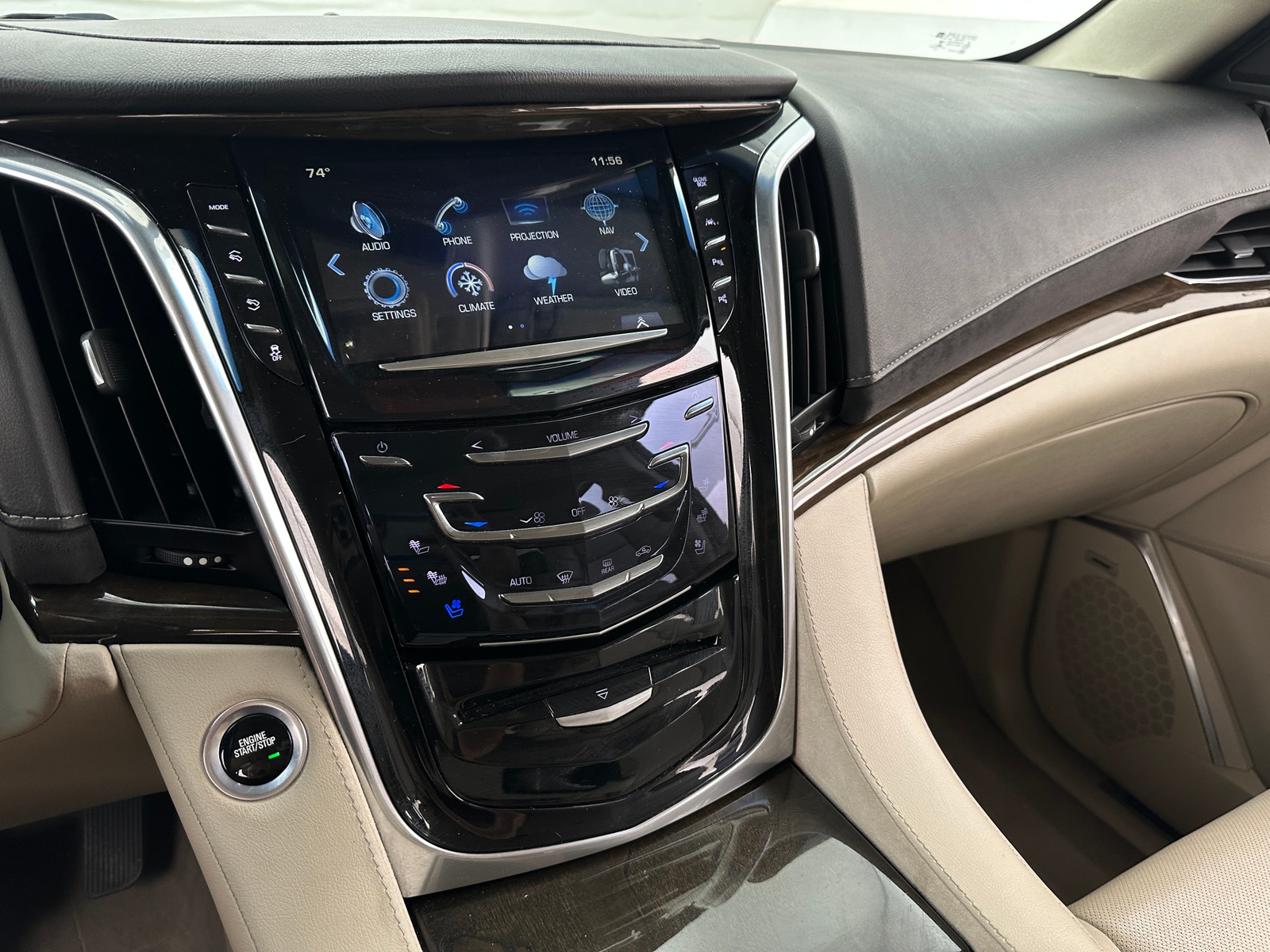 Thumbnail: 2018 Cadillac Escalade - 3