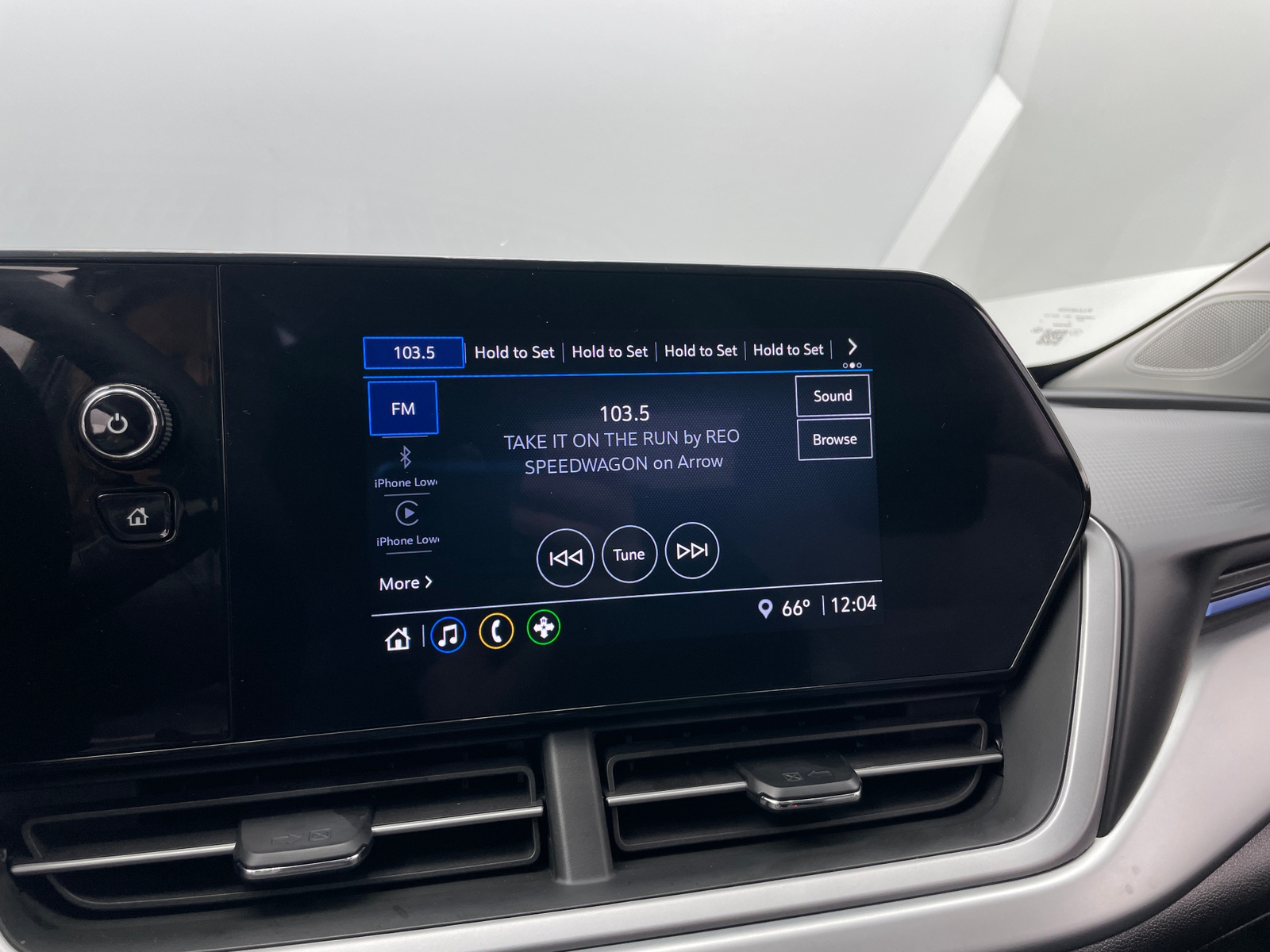 Thumbnail: 2025 Chevrolet Trax - 4