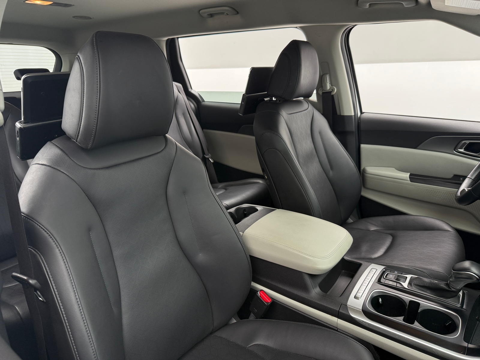 Thumbnail: 2022 Kia Carnival - 2
