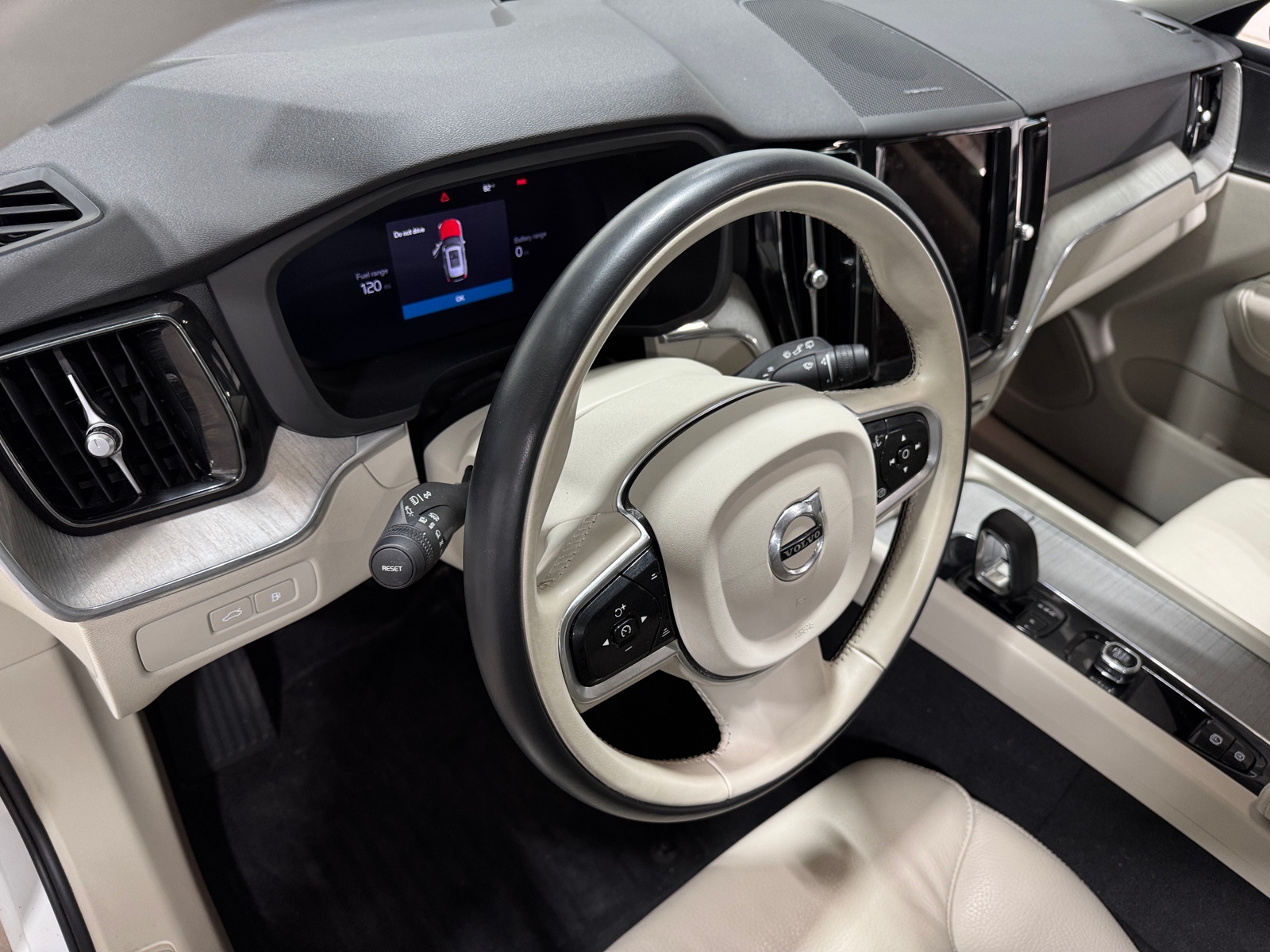 Thumbnail: 2024 Volvo XC60 - 2
