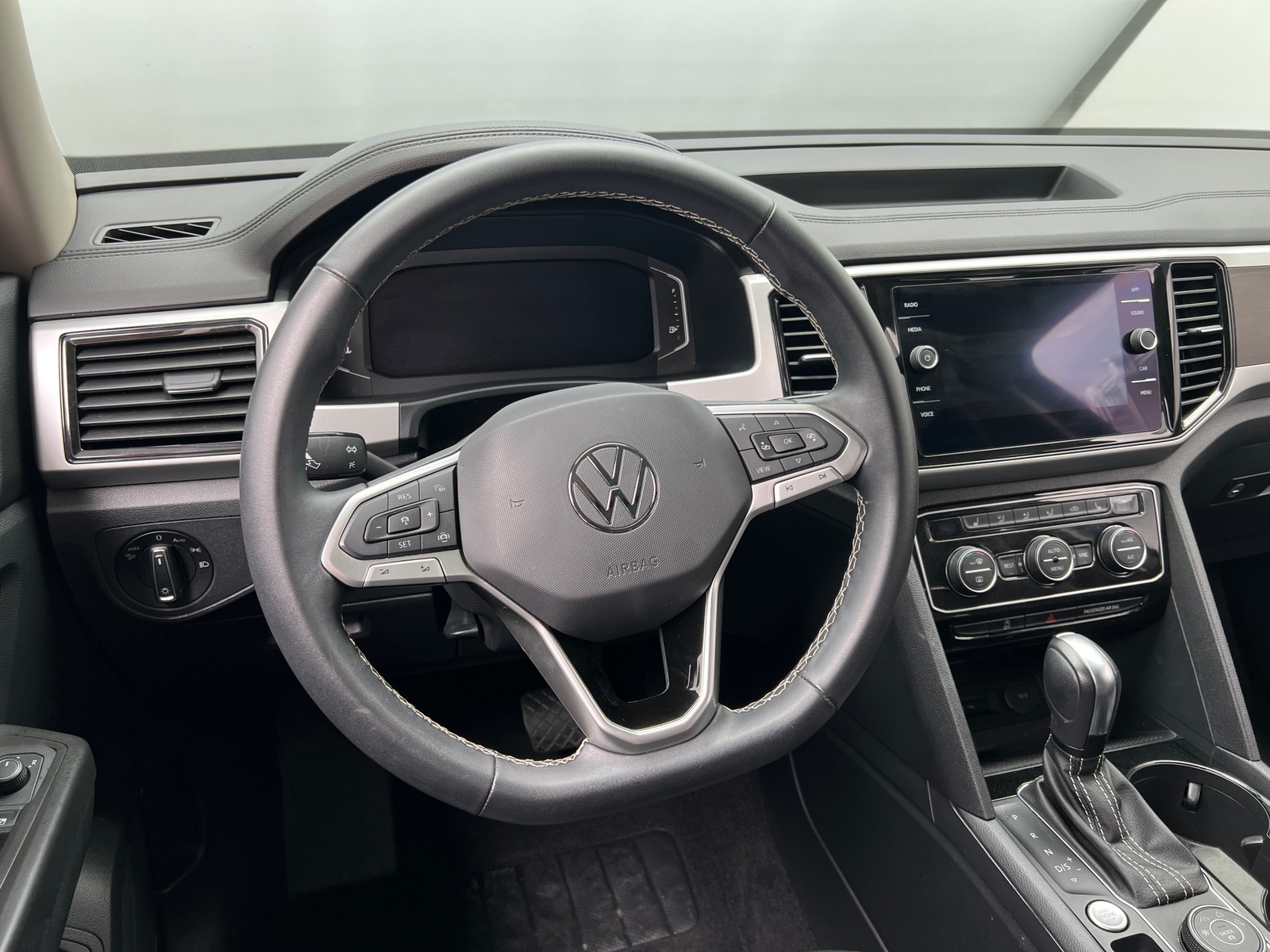 Thumbnail: 2022 Volkswagen Atlas - 4