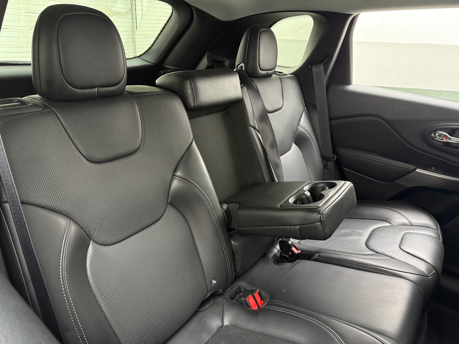 Thumbnail: 2019 Jeep Cherokee - 5