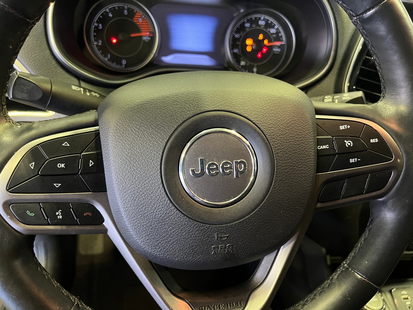 Thumbnail: 2019 Jeep Cherokee - 4