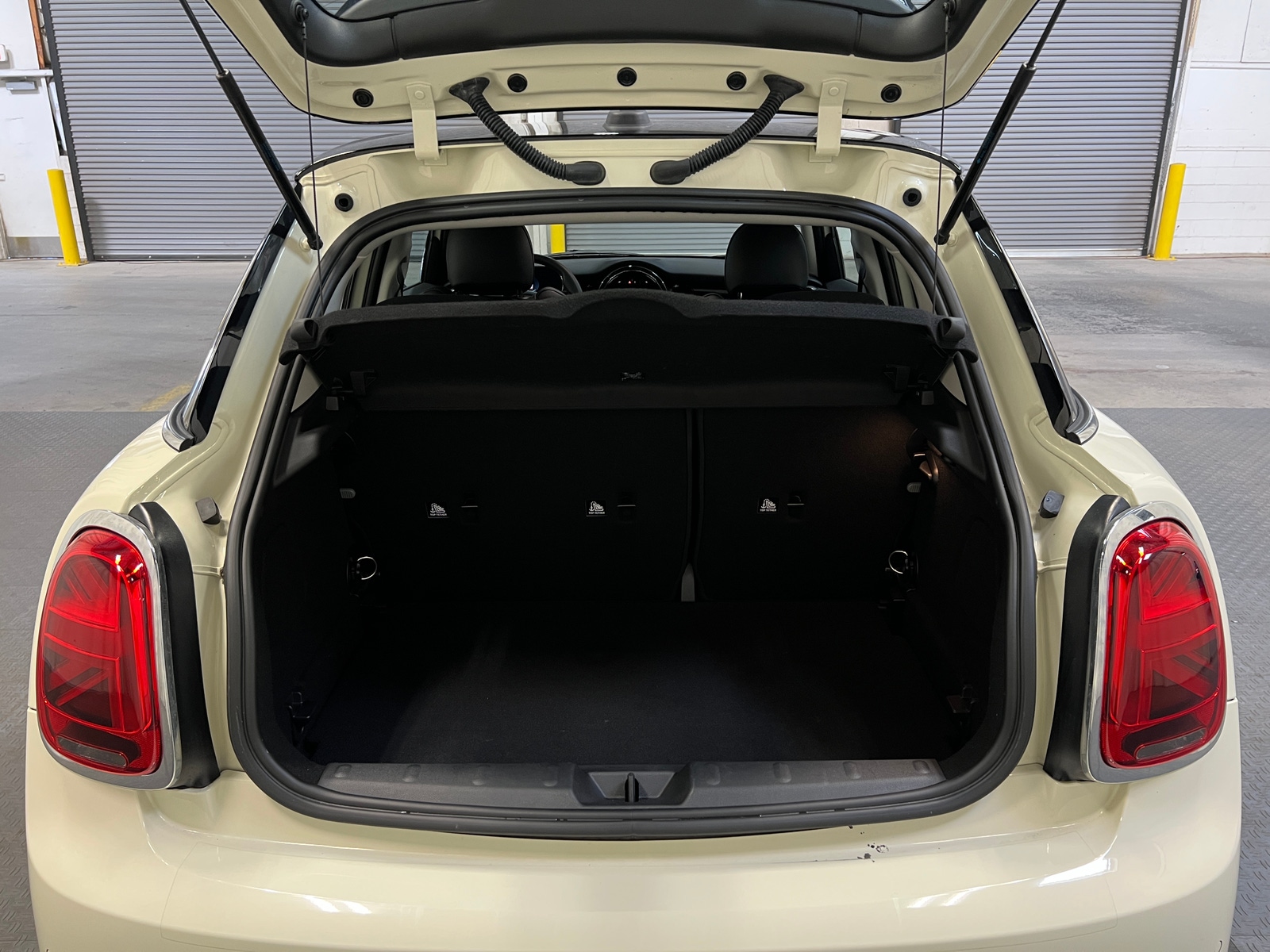 Thumbnail: 2023 MINI Cooper Hardtop - 6