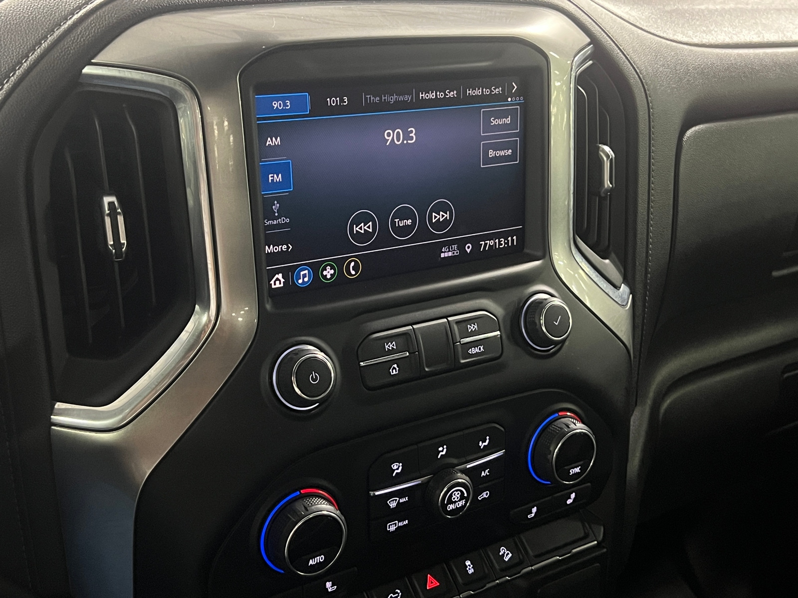 Thumbnail: 2021 Chevrolet Silverado 1500 - 4