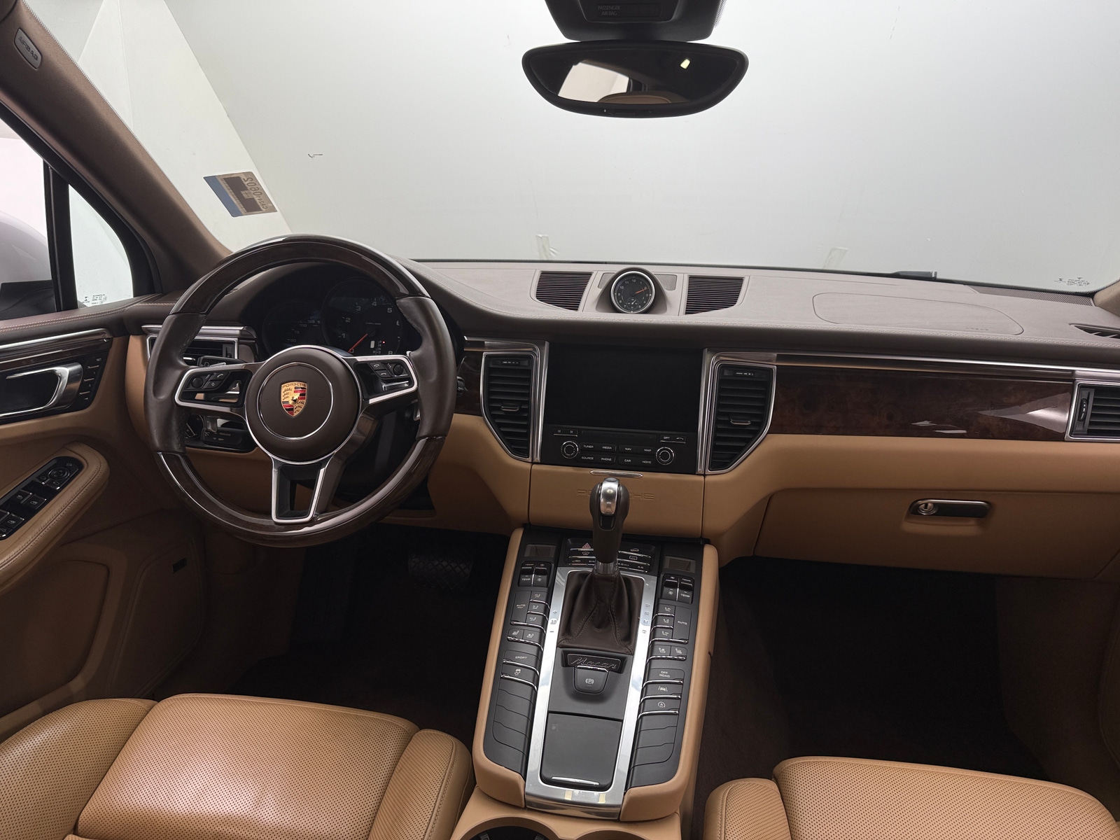 Thumbnail: 2018 Porsche Macan - 2