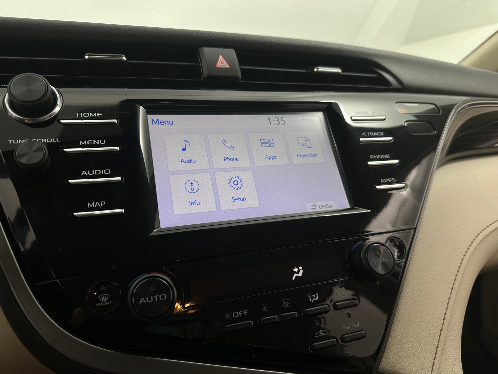 Thumbnail: 2019 Toyota Camry - 4