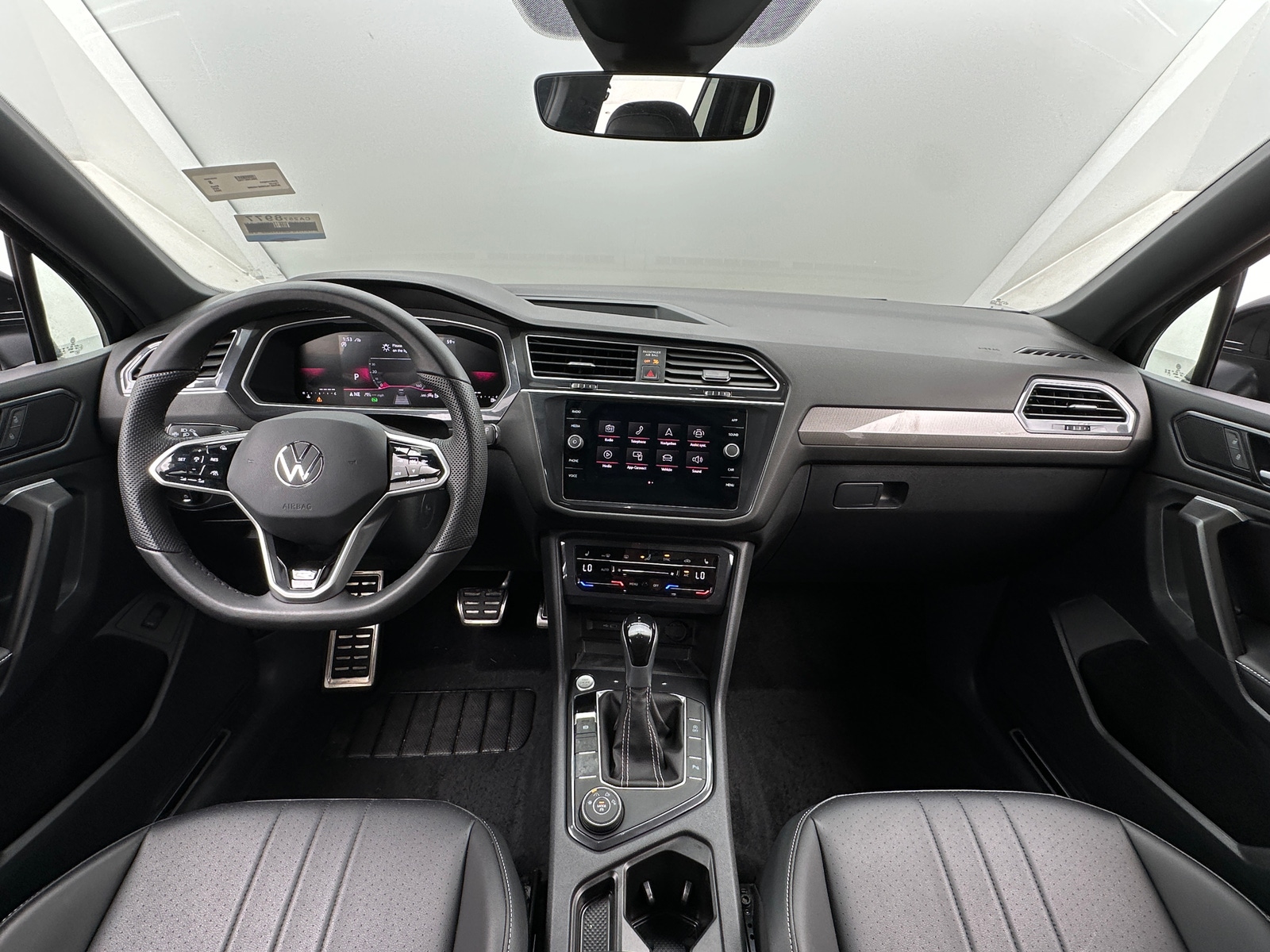 Thumbnail: 2024 Volkswagen Tiguan - 2