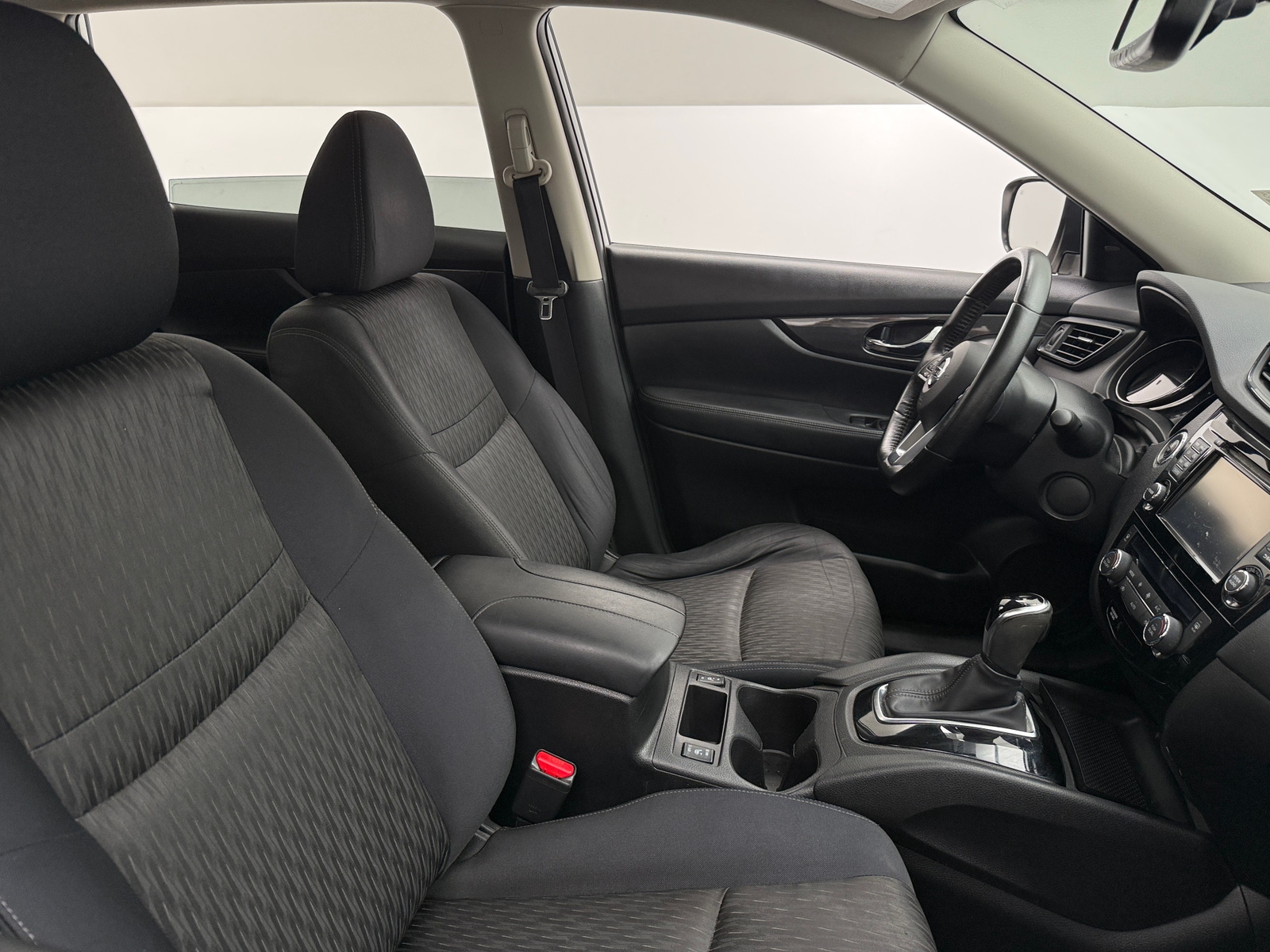 Thumbnail: 2017 Nissan Rogue - 2