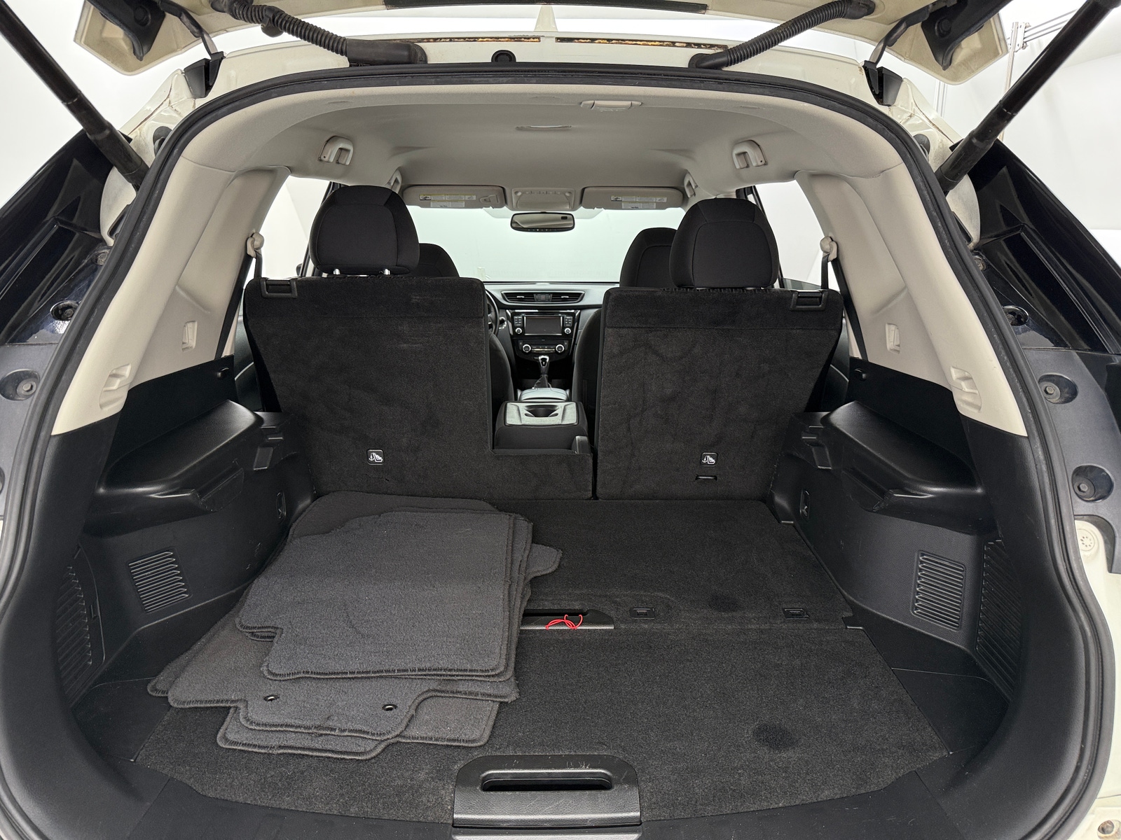 Thumbnail: 2017 Nissan Rogue - 7