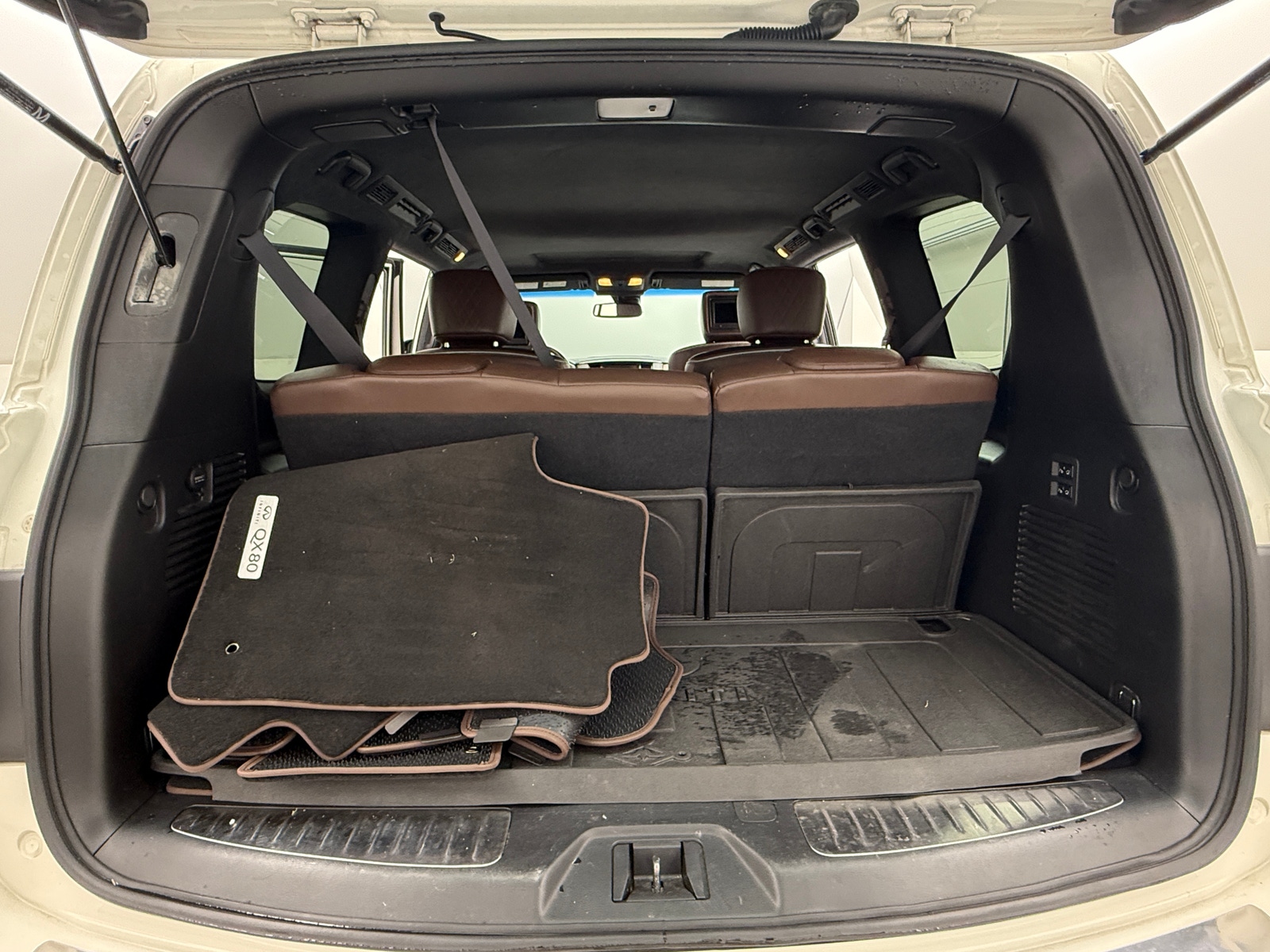Thumbnail: 2015 INFINITI QX80 - 6