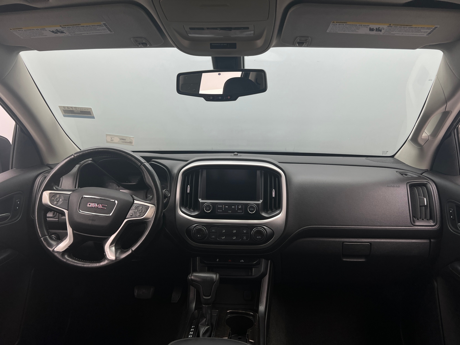 Thumbnail: 2016 GMC Canyon - 3