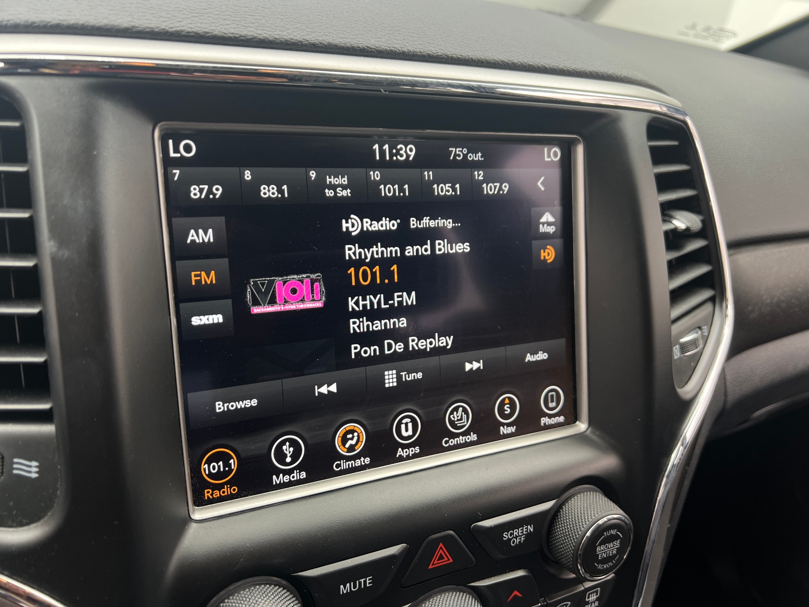 Thumbnail: 2018 Jeep Grand Cherokee - 3