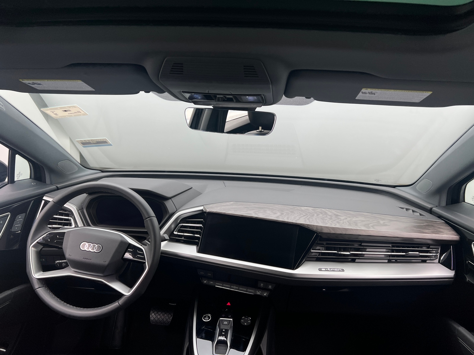 Thumbnail: 2024 Audi Q4 e-tron - 2