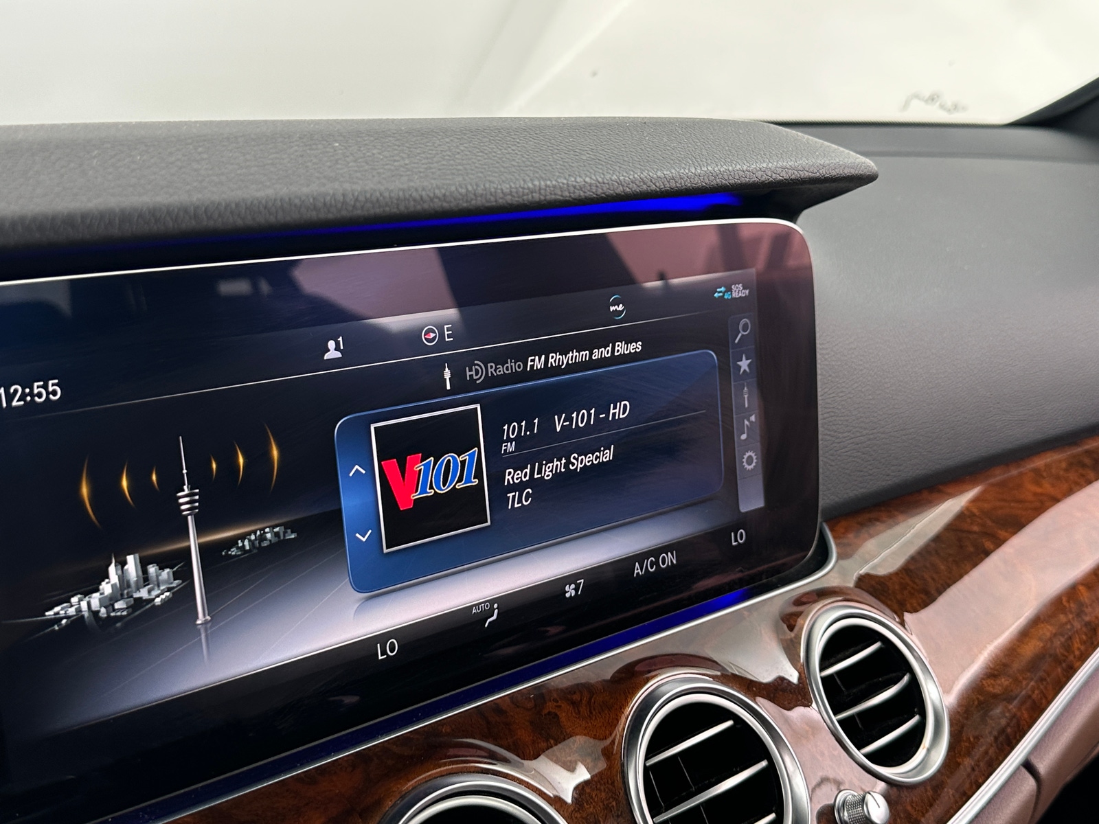 Thumbnail: 2019 Mercedes-Benz E-Class - 3