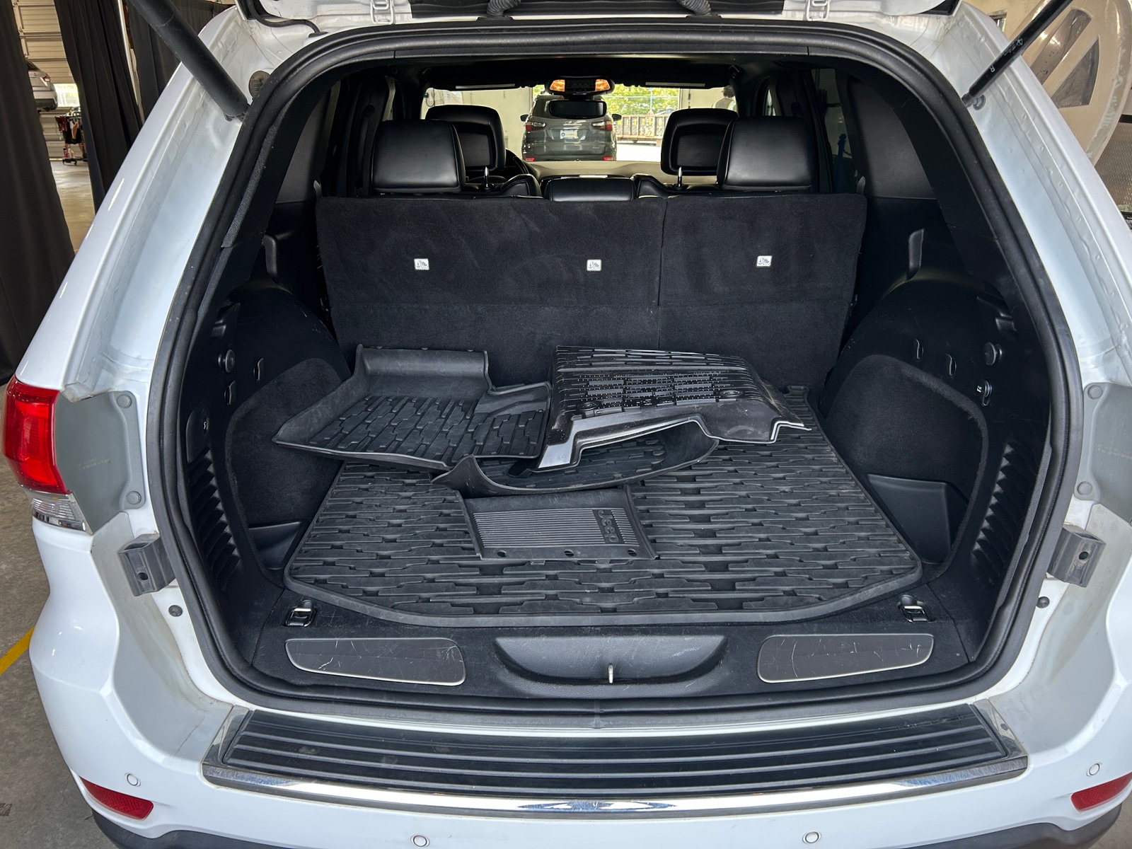 Thumbnail: 2019 Jeep Grand Cherokee - 6