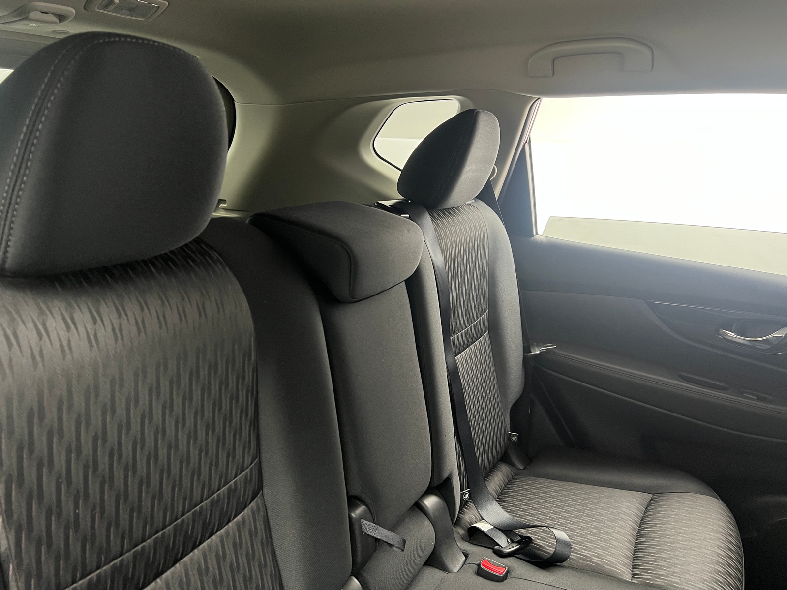 Thumbnail: 2017 Nissan Rogue - 6