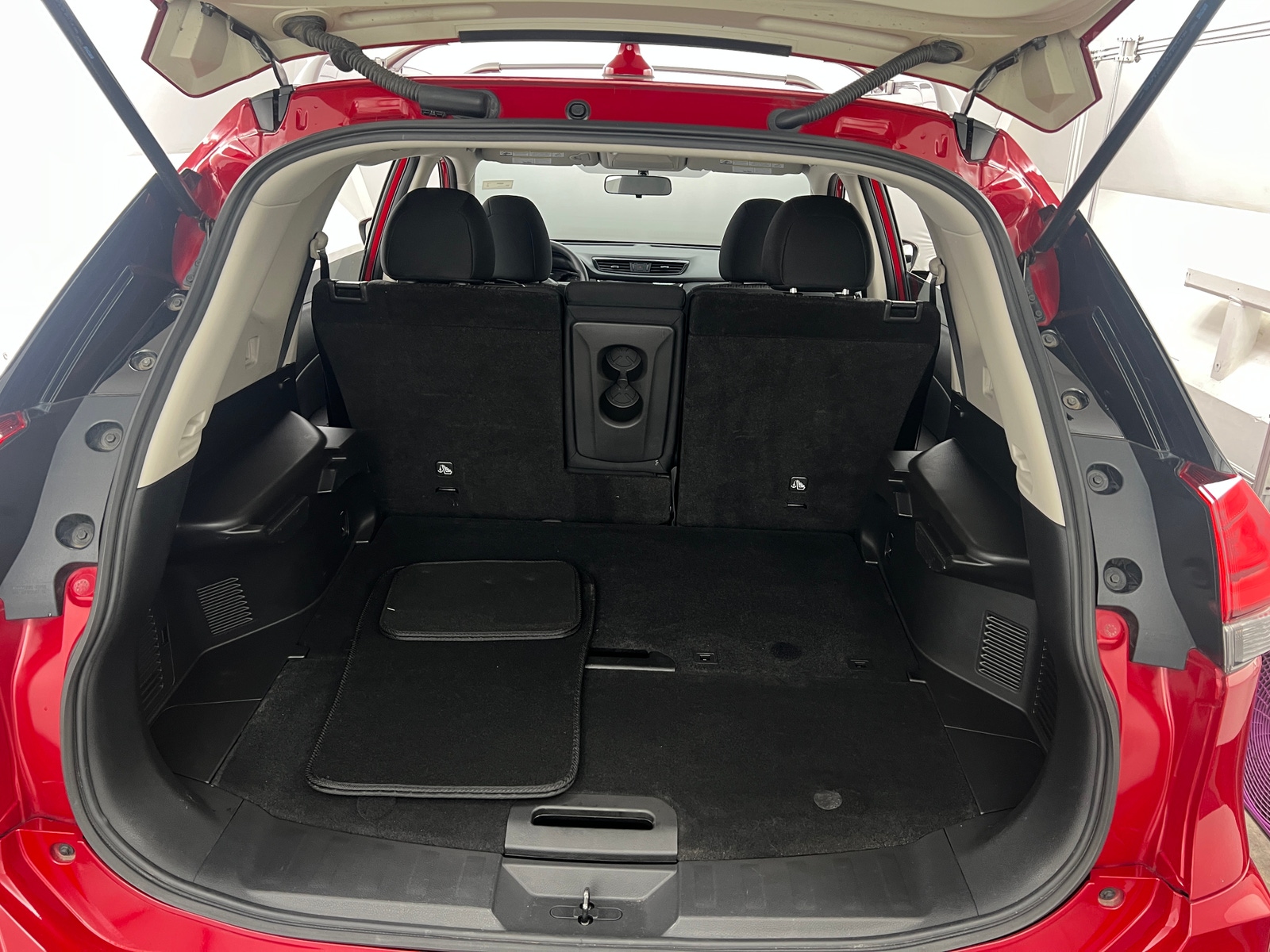 Thumbnail: 2017 Nissan Rogue - 7
