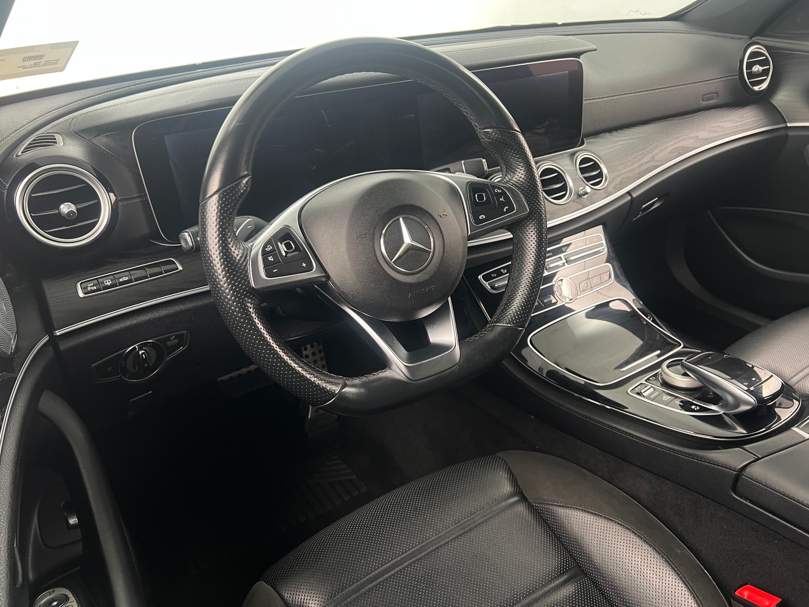 Thumbnail: 2017 Mercedes-Benz E-Class - 2