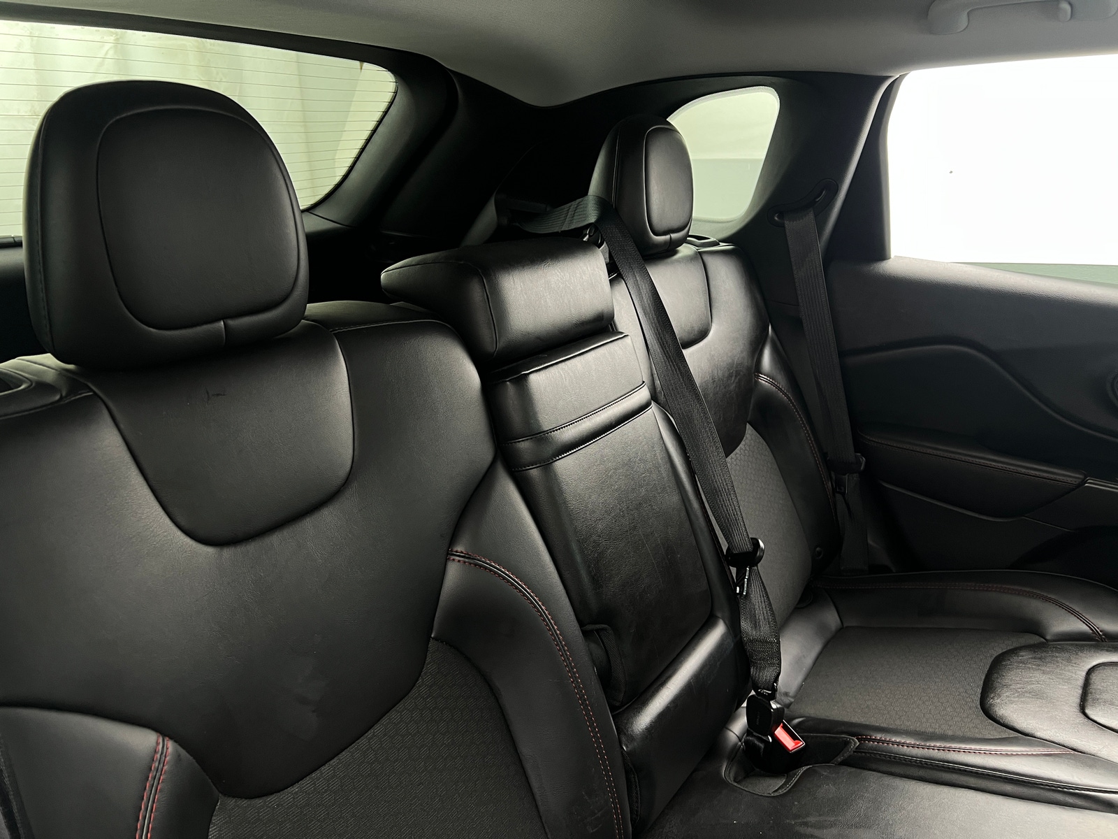 Thumbnail: 2019 Jeep Cherokee - 5