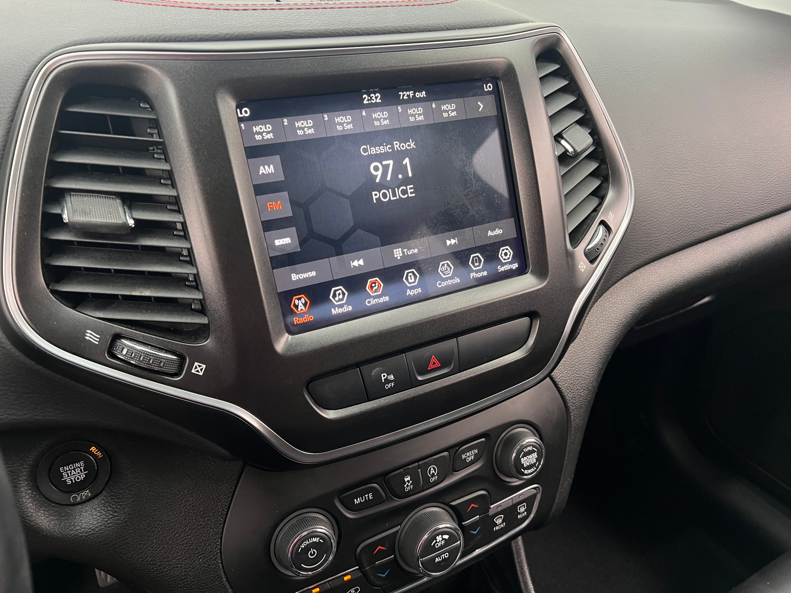 Thumbnail: 2019 Jeep Cherokee - 3
