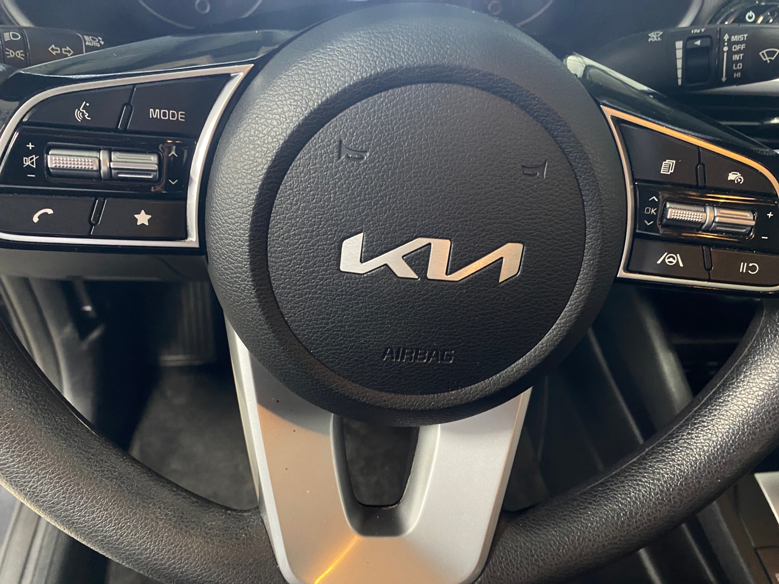 Thumbnail: 2024 Kia Forte - 5