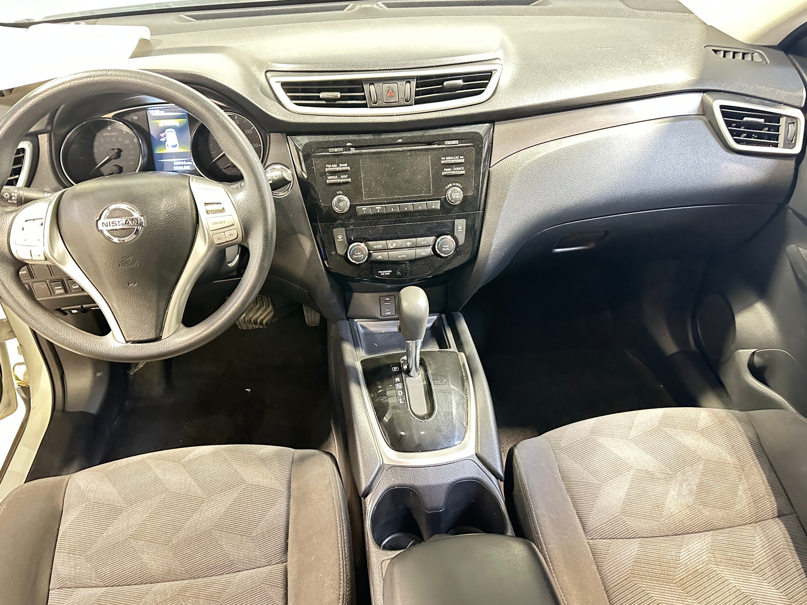 Thumbnail: 2016 Nissan Rogue - 3